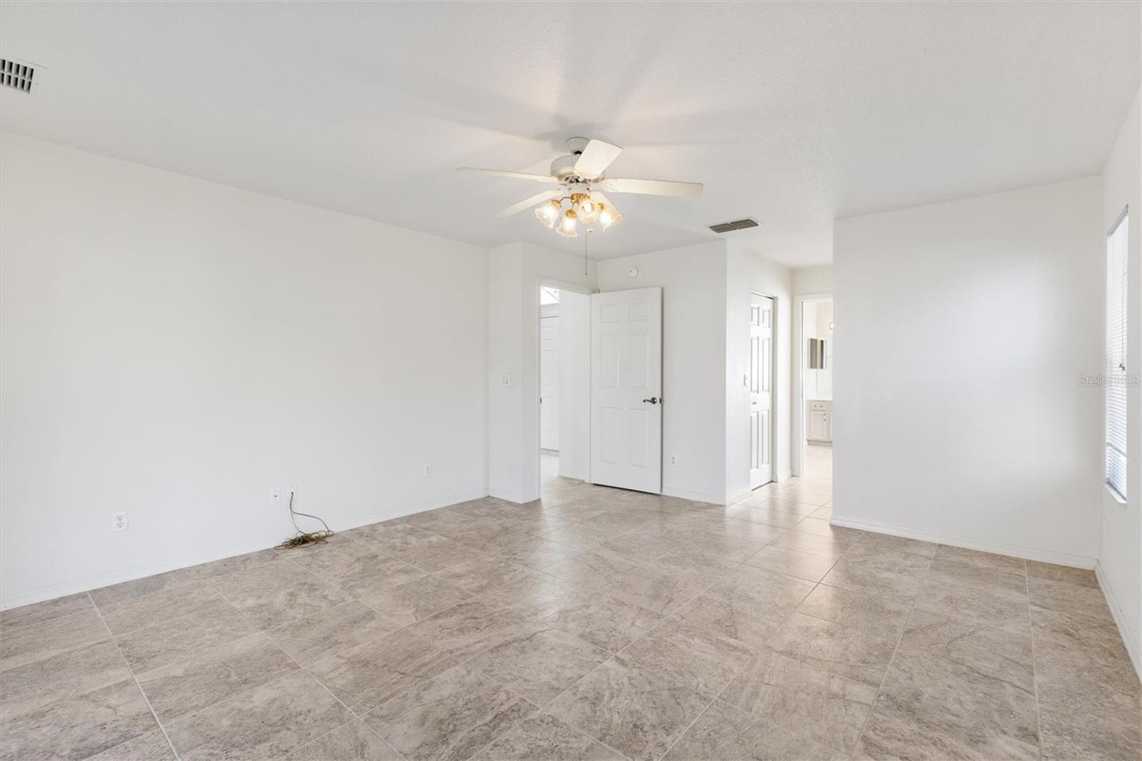 Image 16 of 39 For 17755 117th Circle