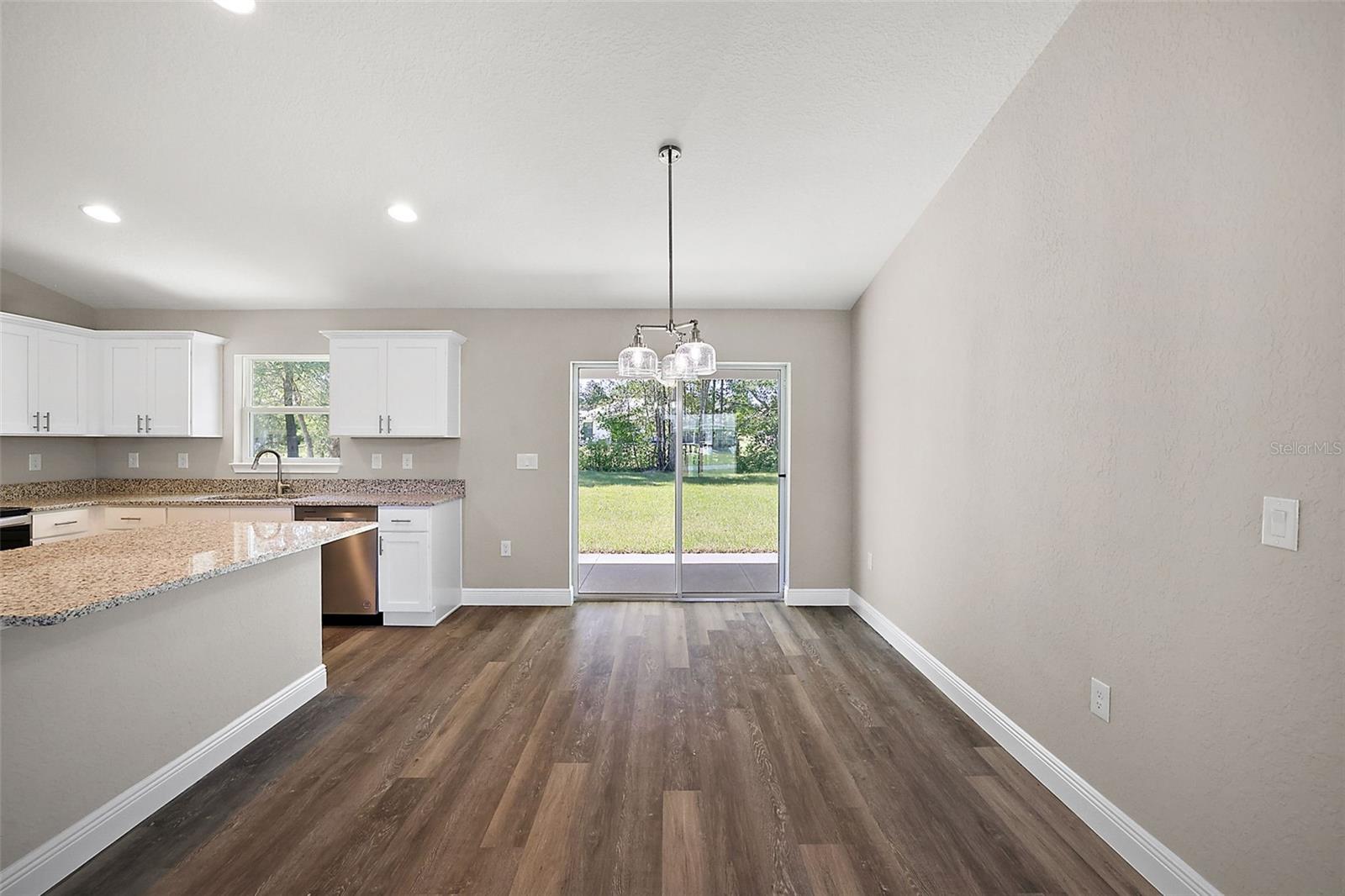 Image 11 of 30 For 206 Emerald Road