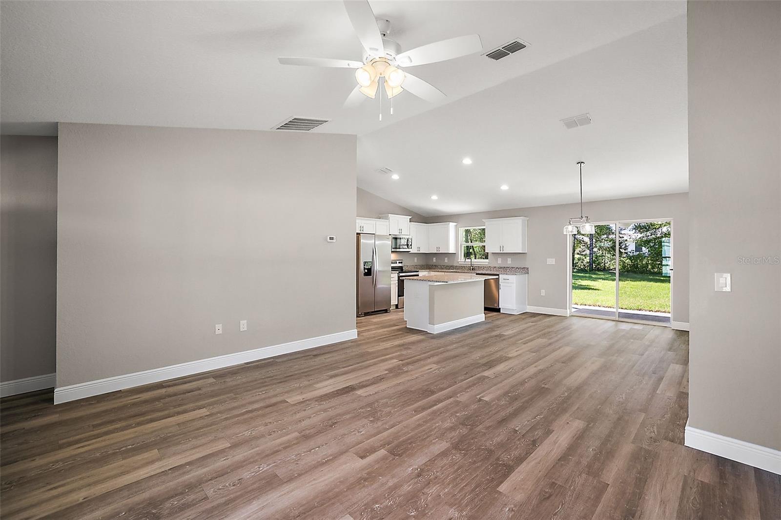 Image 8 of 30 For 206 Emerald Road