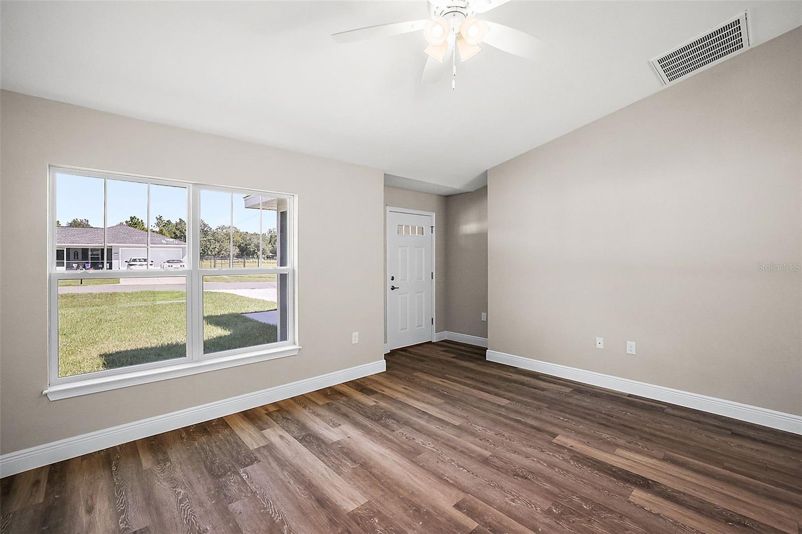 Image 9 of 30 For 206 Emerald Road