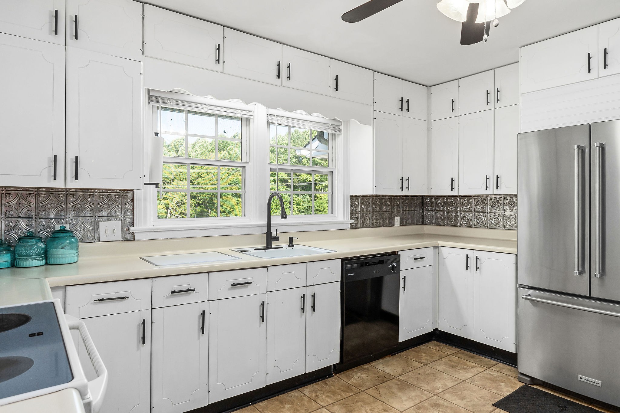 Image 8 of 19 For 2150 23rd Loop