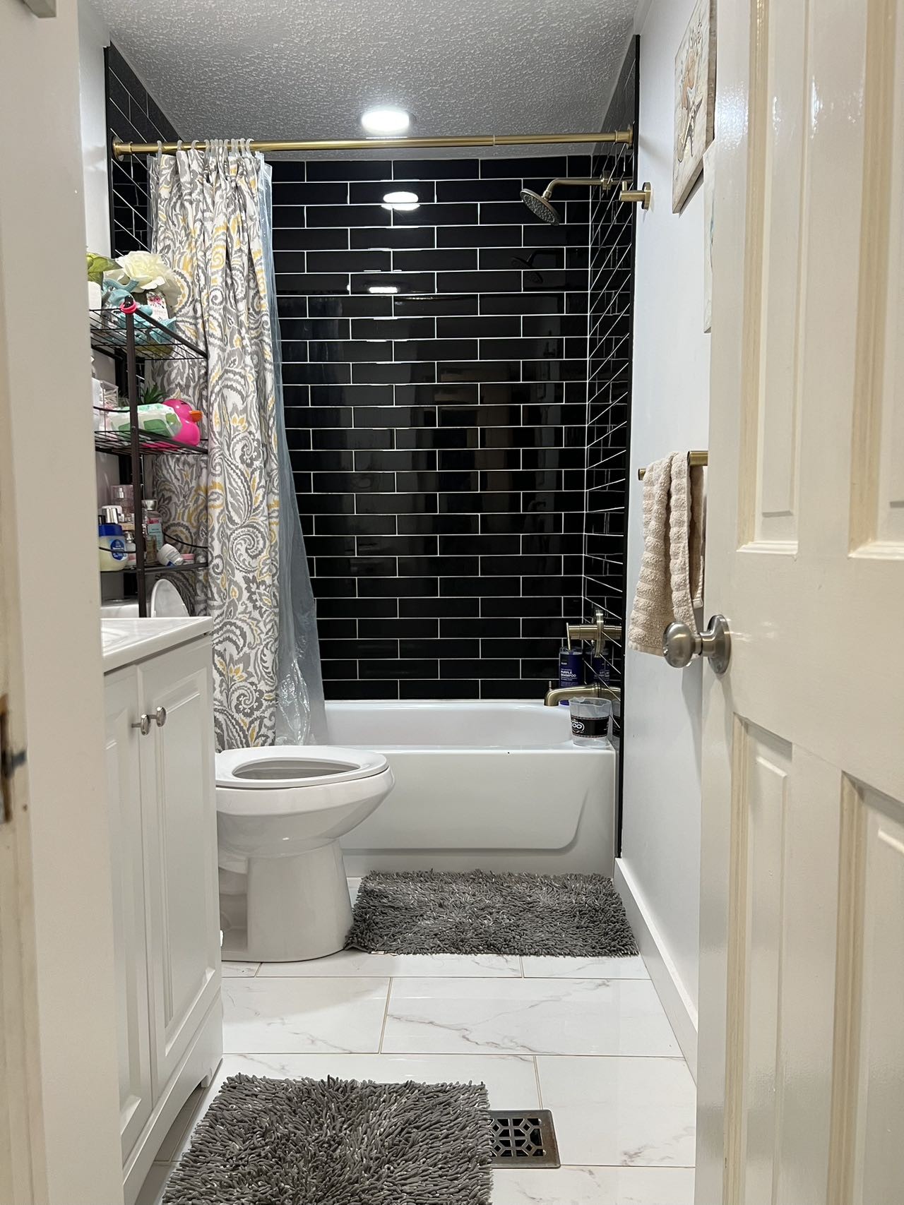 Image 10 of 27 For 21615 Raintree Street