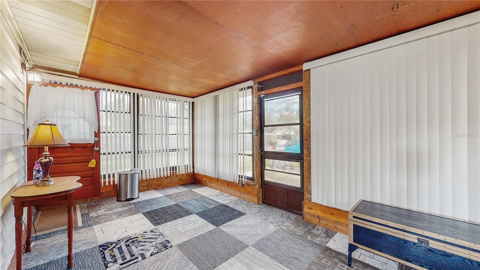Image 23 of 27 For 21615 Raintree Street