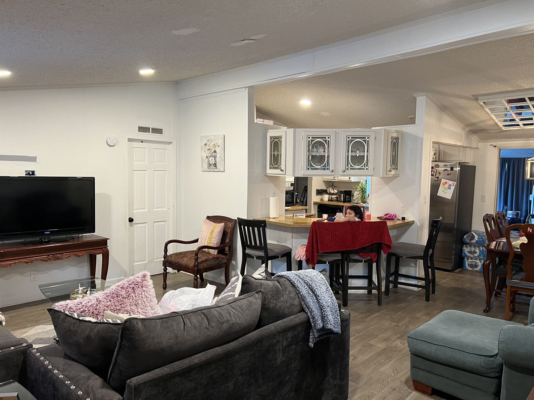 Image 6 of 27 For 21615 Raintree Street