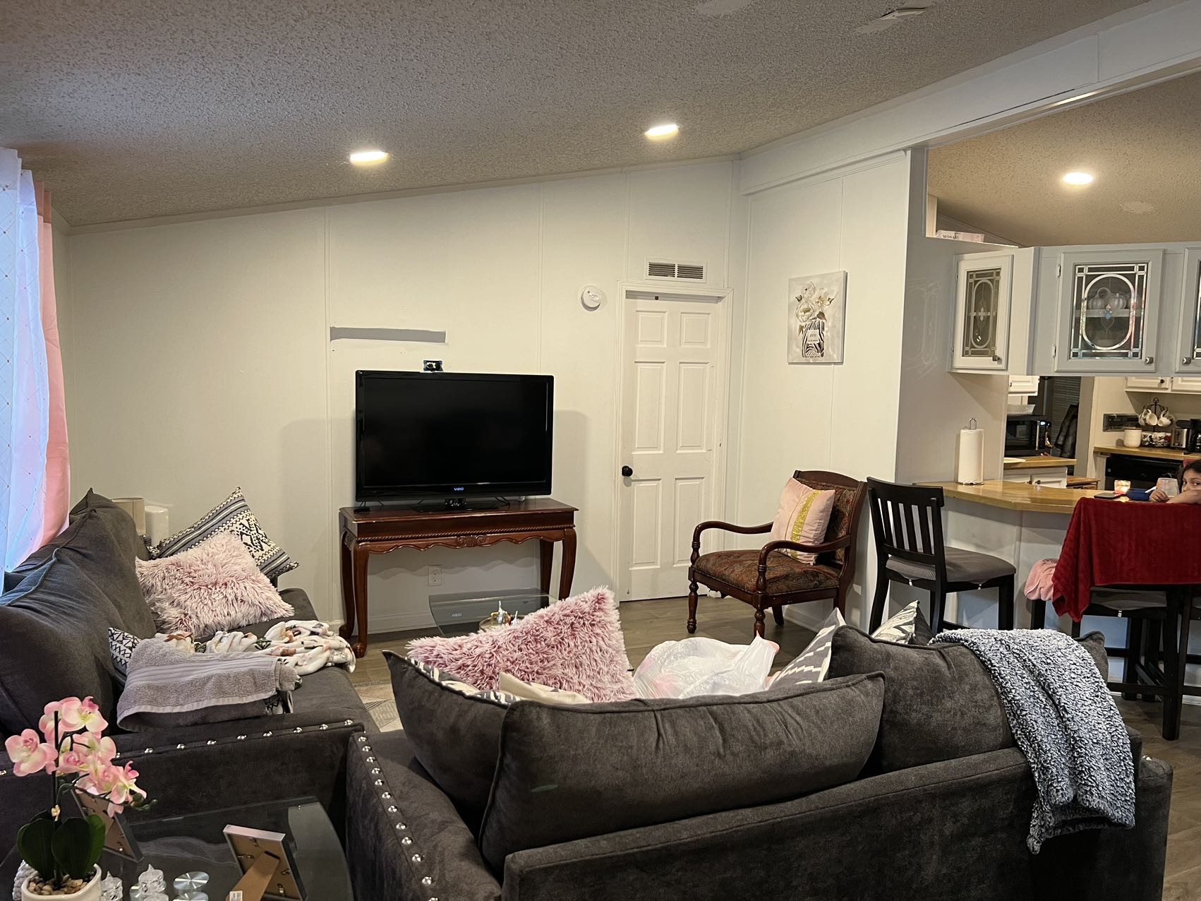 Image 7 of 27 For 21615 Raintree Street
