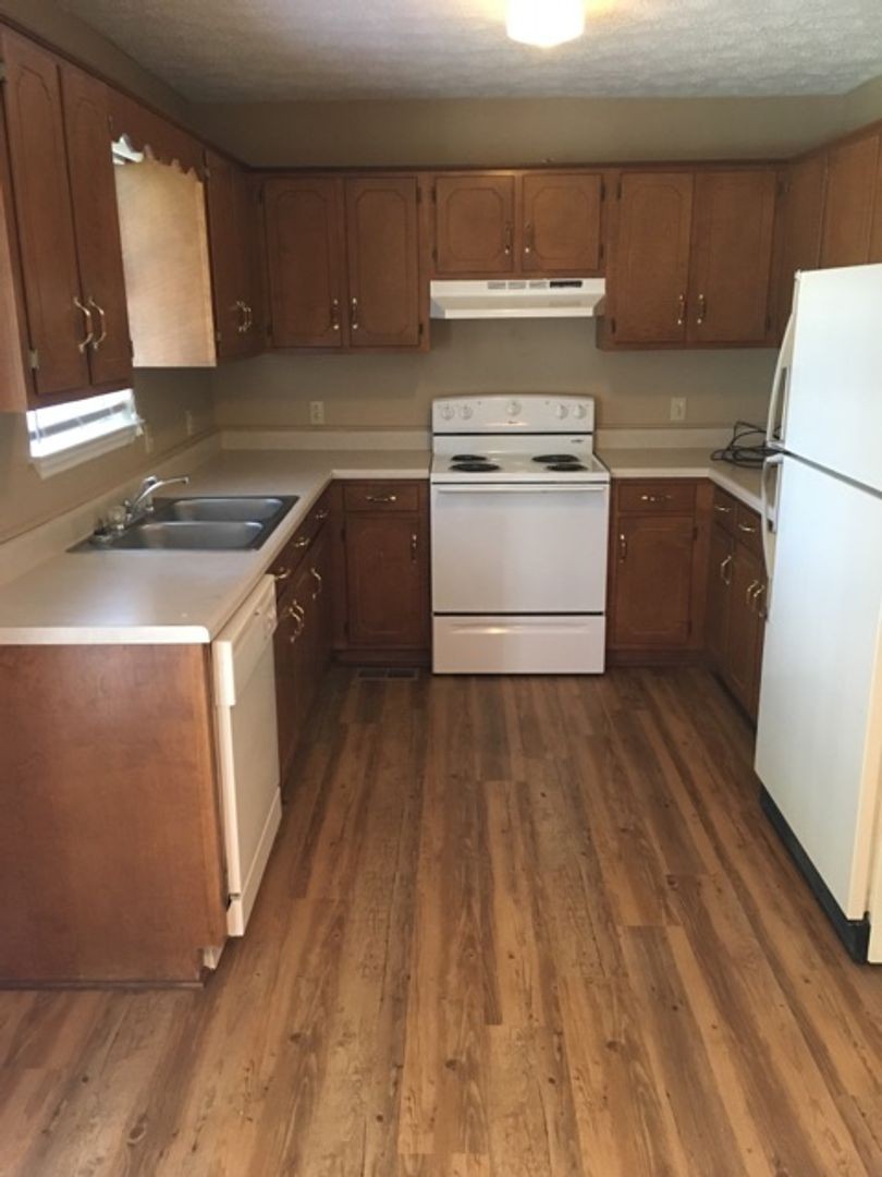 Image 2 of 43 For 9504 97th Lane B