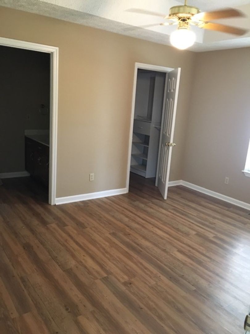 Image 4 of 43 For 9504 97th Lane B