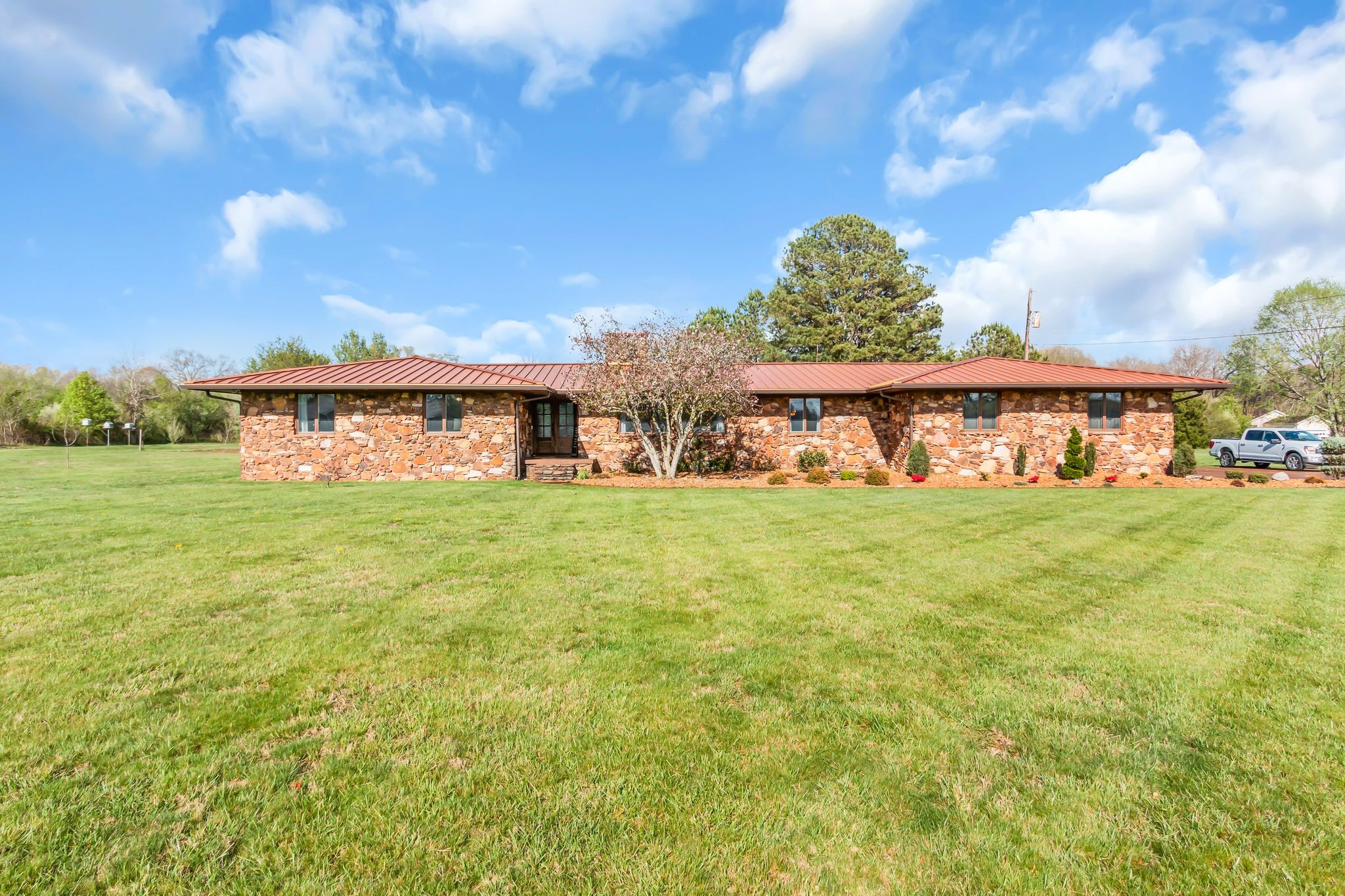 Details for 1409 Old Estill Springs Rd, Tullahoma, TN 37388