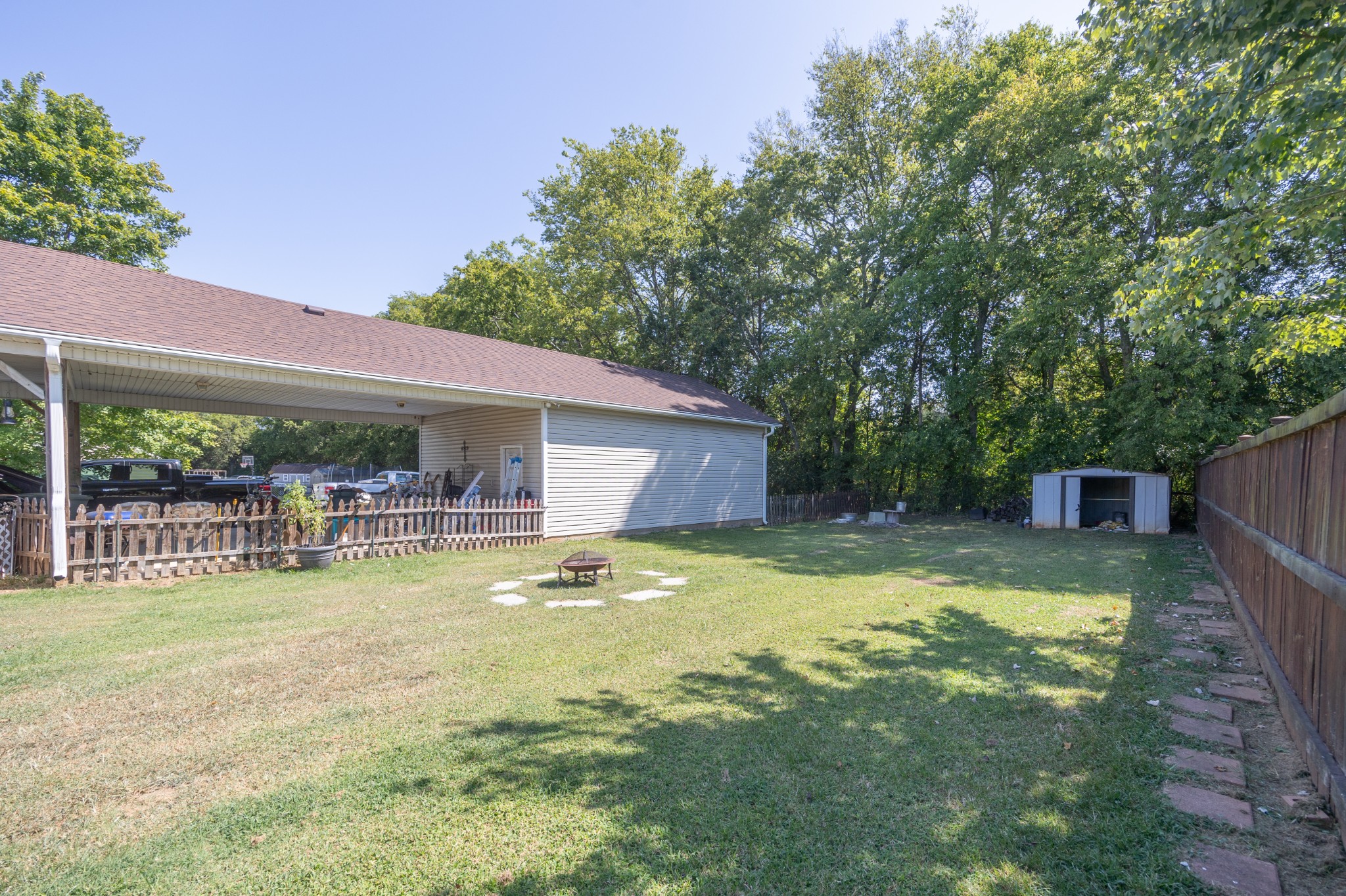 Image 11 of 51 For 17818 120th Court