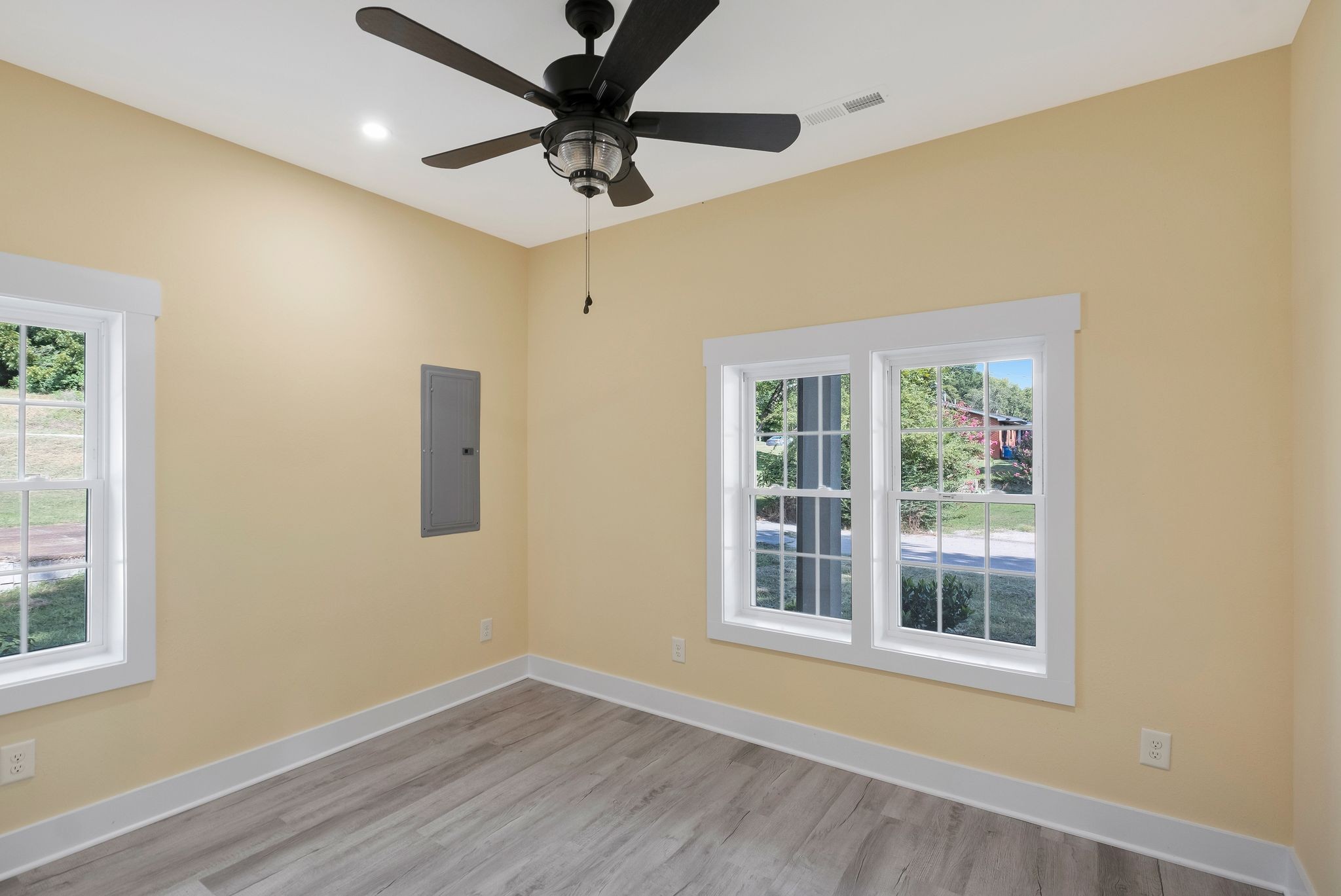 Image 13 of 30 For 9987 39th Terrace