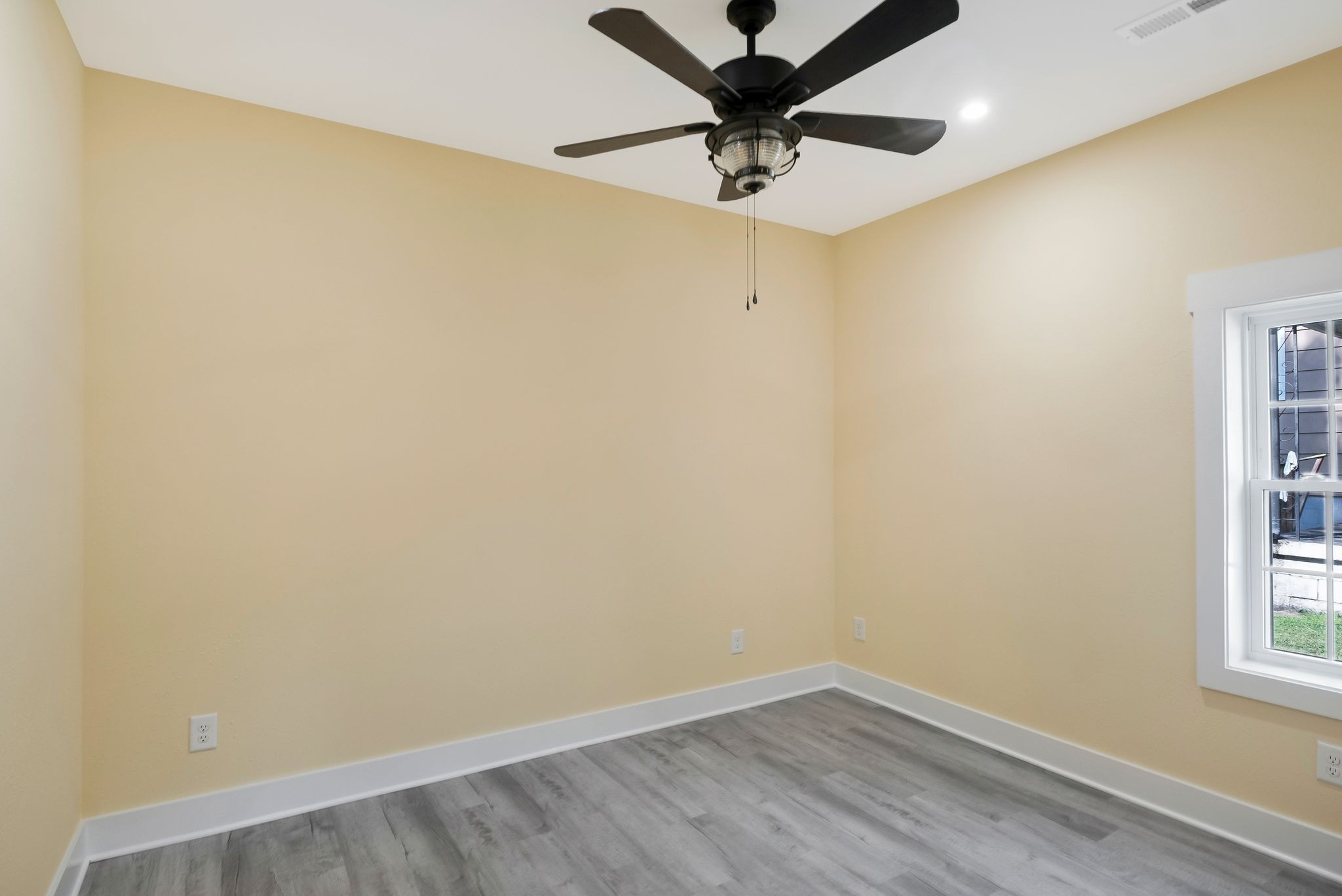 Image 15 of 30 For 9987 39th Terrace