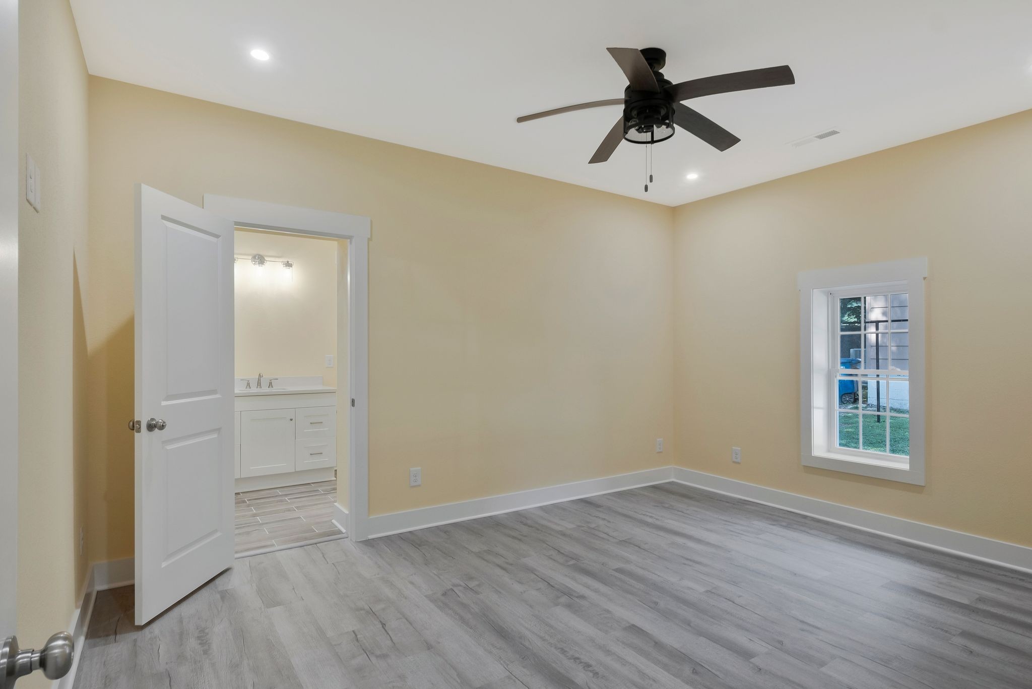 Image 18 of 30 For 9987 39th Terrace