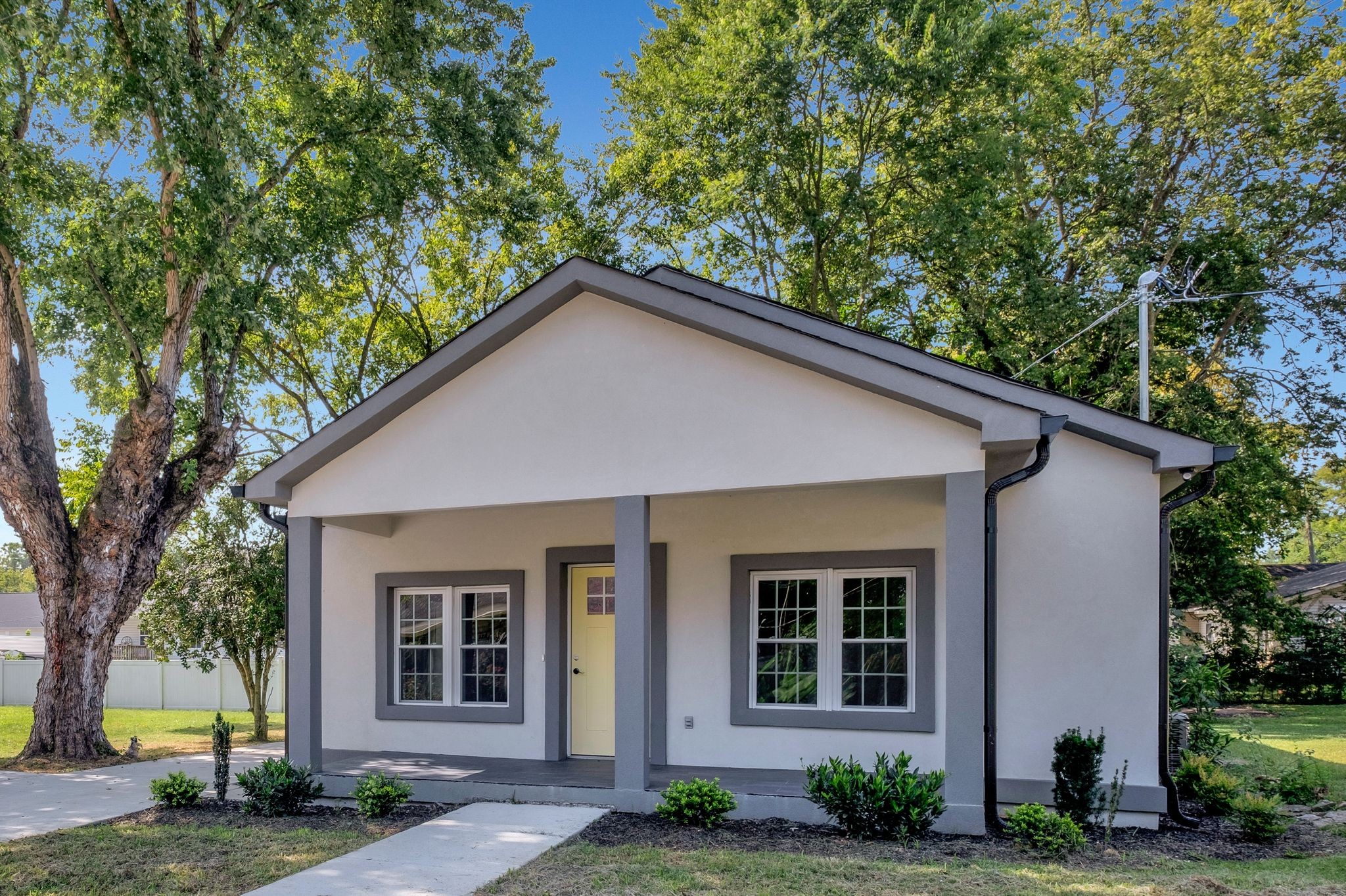 Image 4 of 30 For 9987 39th Terrace