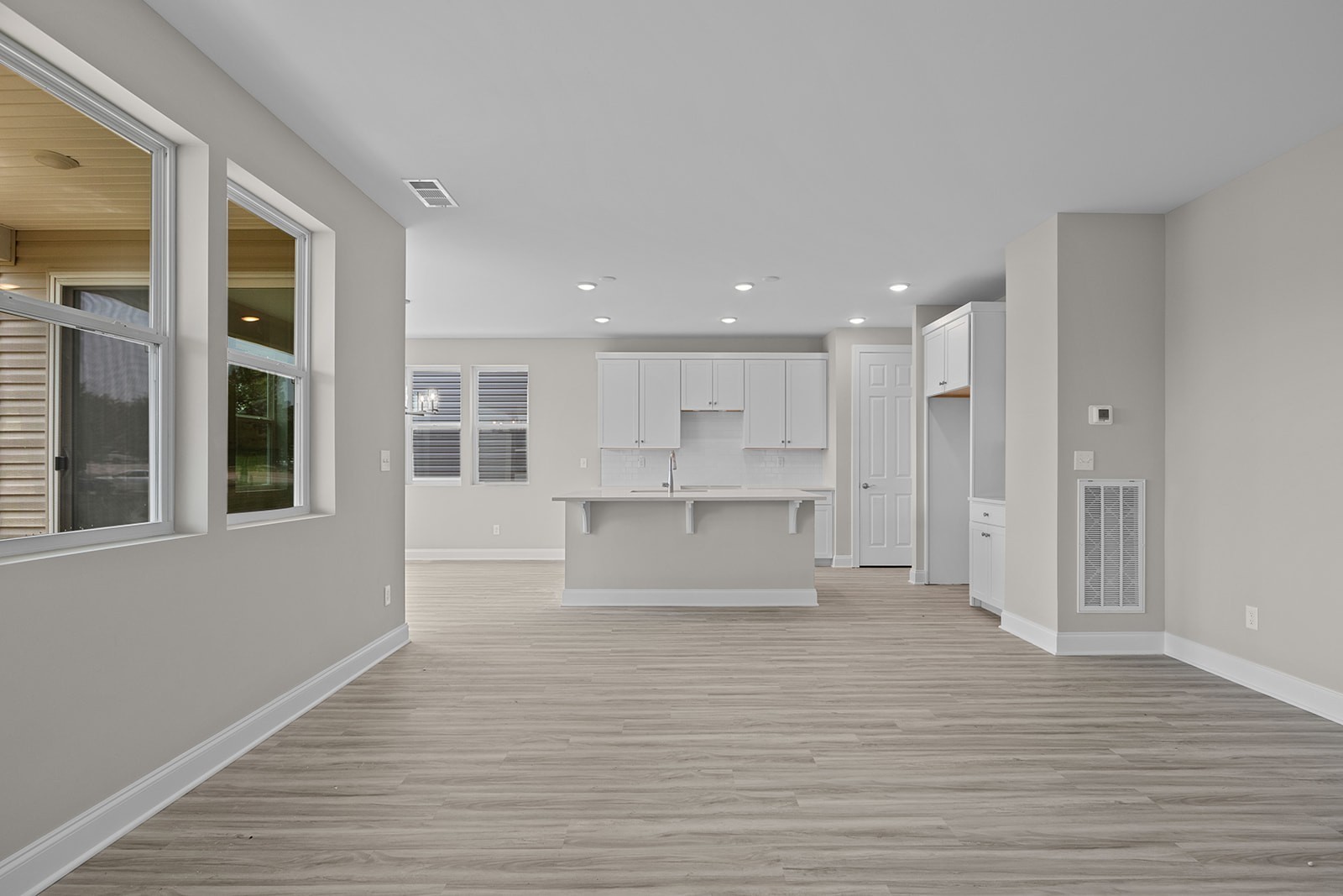 Image 4 of 27 For 1546 153rd Court Sw