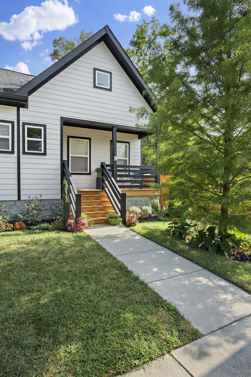 Image 2 of 32 For  64th Av Ne  