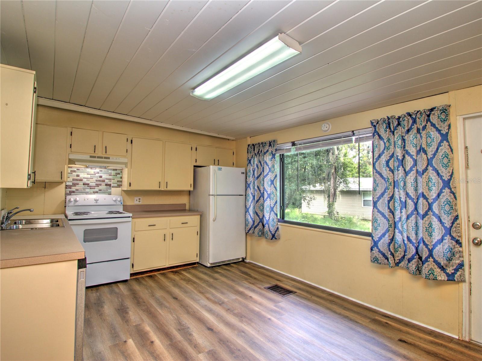 Image 36 of 52 For 1022 11th Avenue