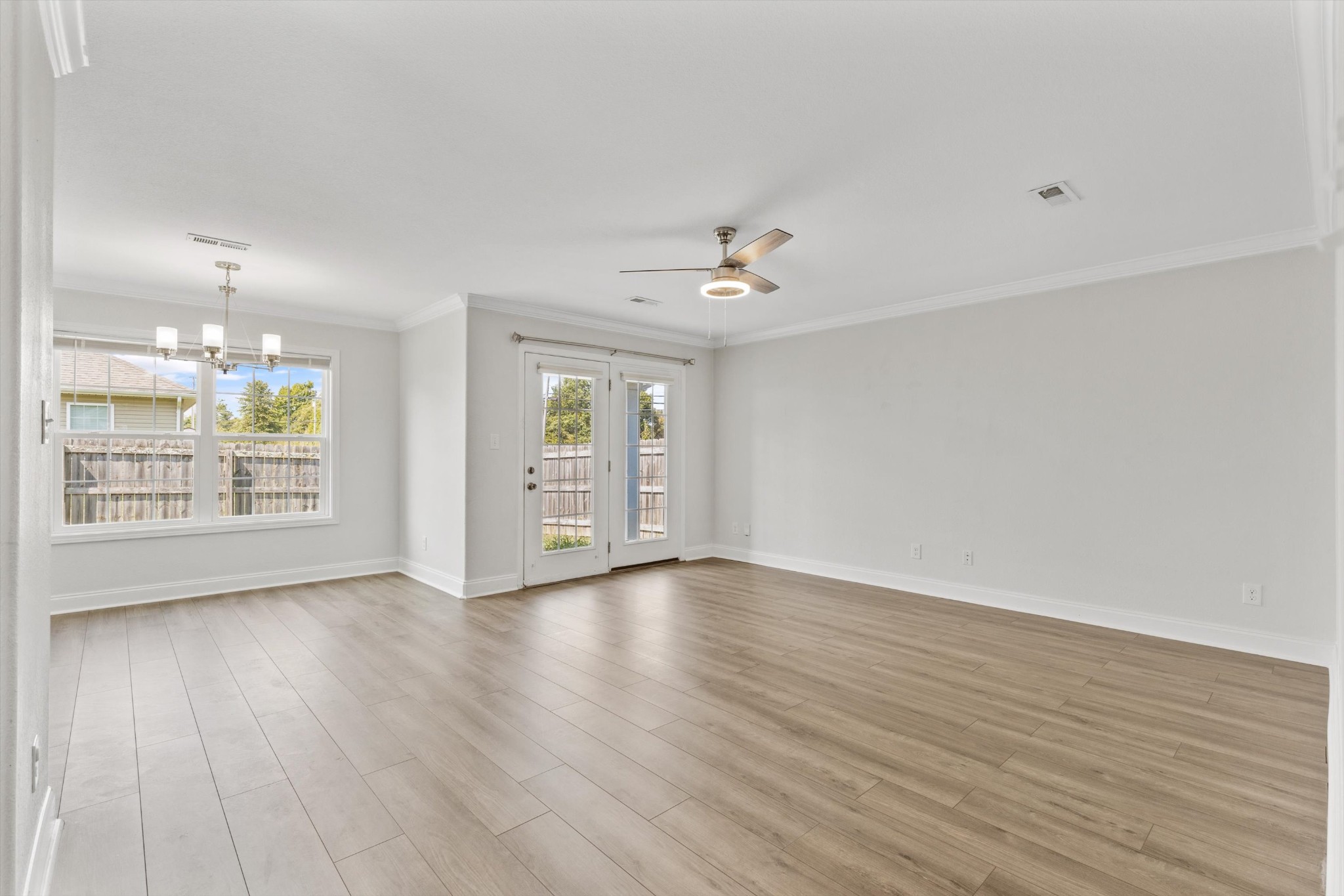 Image 15 of 19 For 409 Marion Oaks Drive