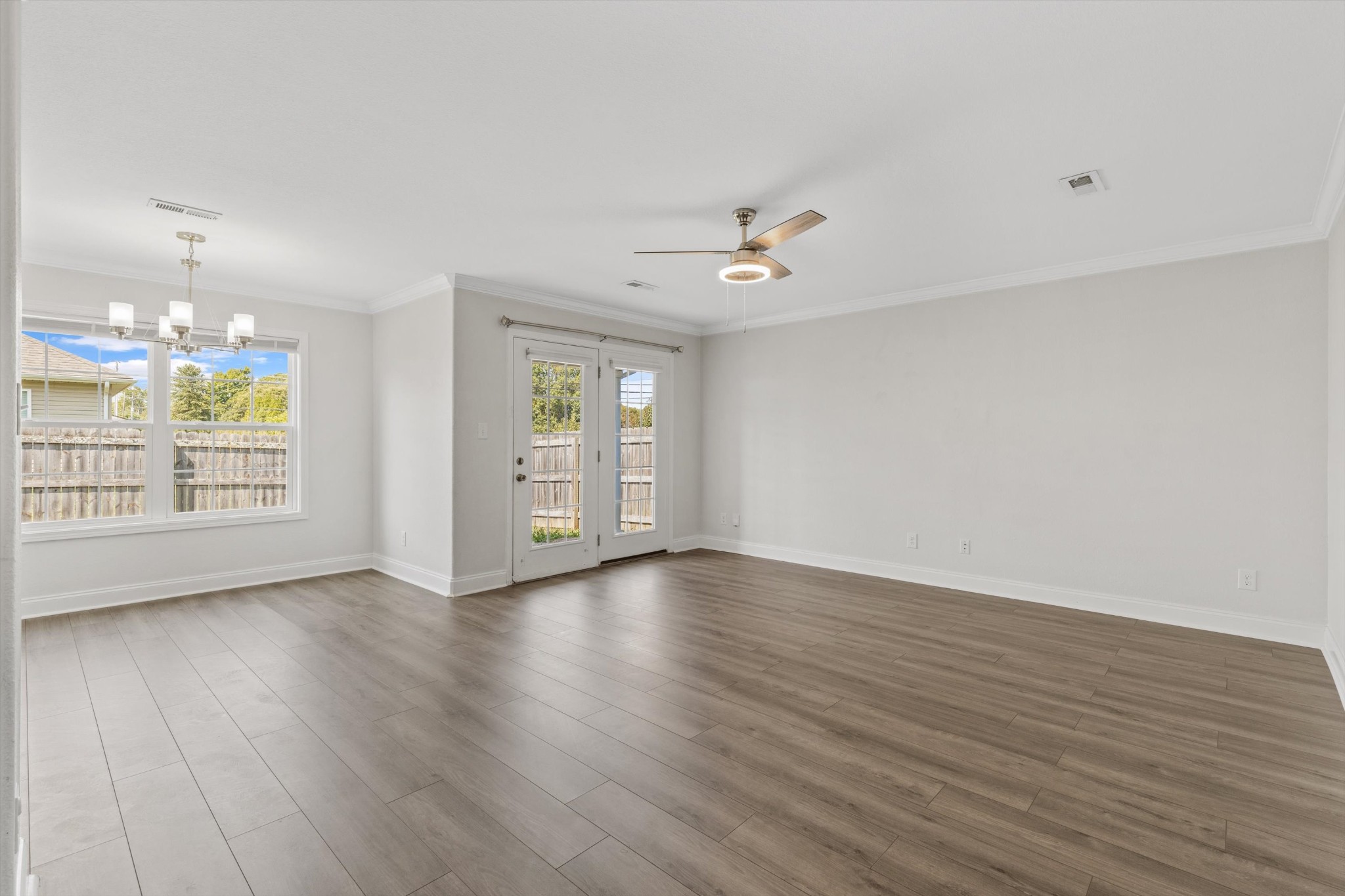 Image 16 of 19 For 409 Marion Oaks Drive