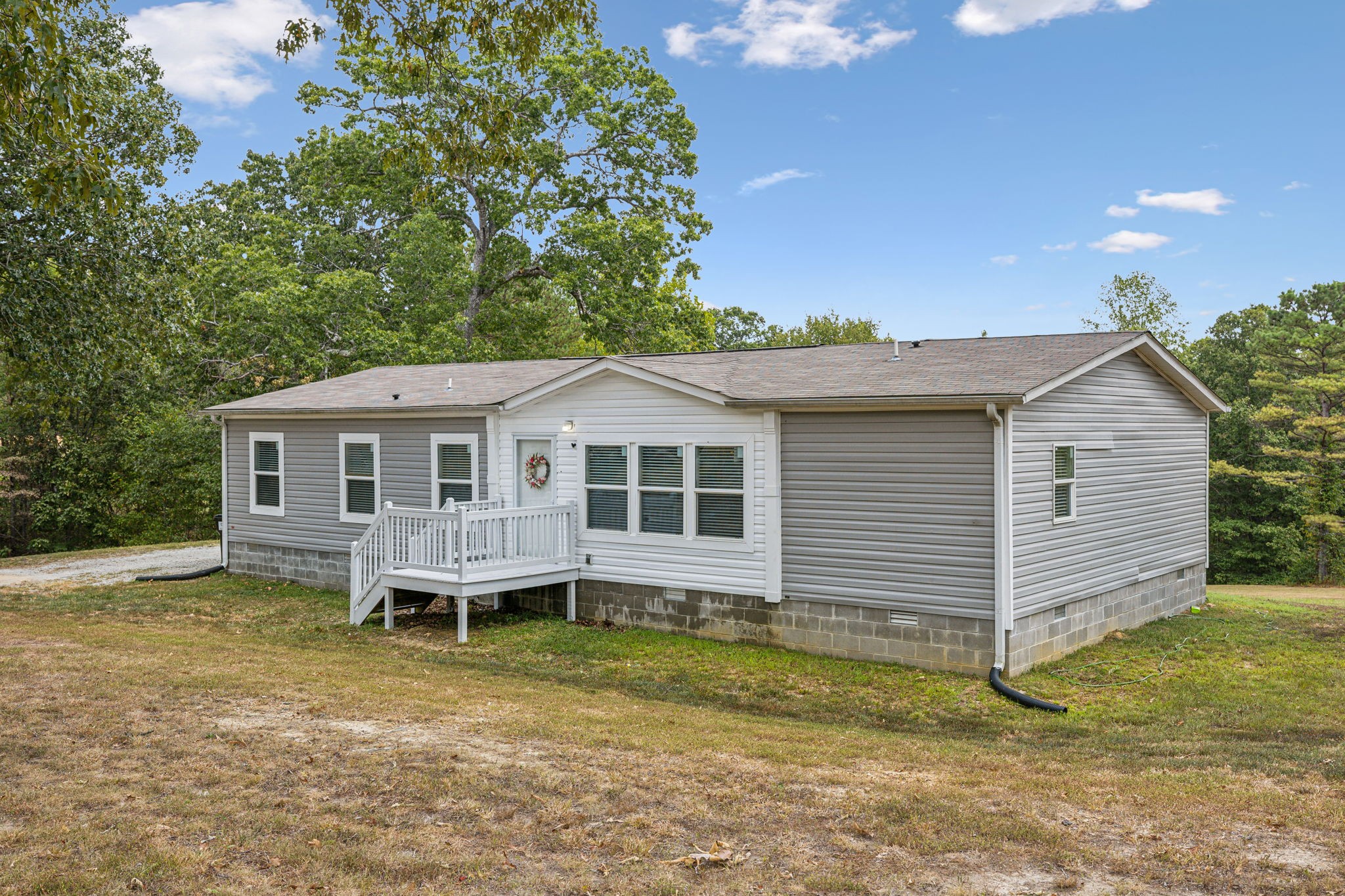 Listing photo id 2 for 618 Randolph Avenue