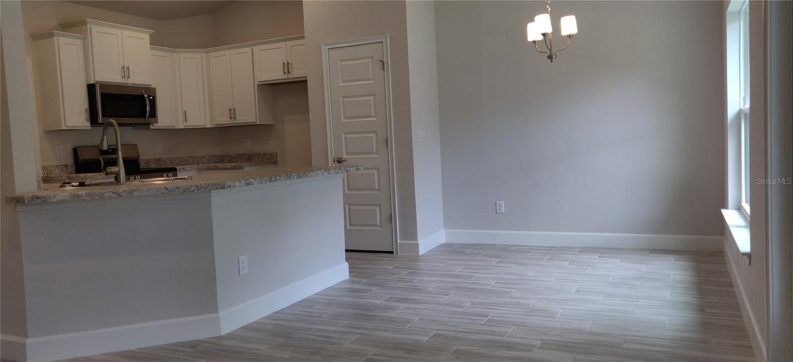 Listing photo id 8 for 2 Foxglove Court