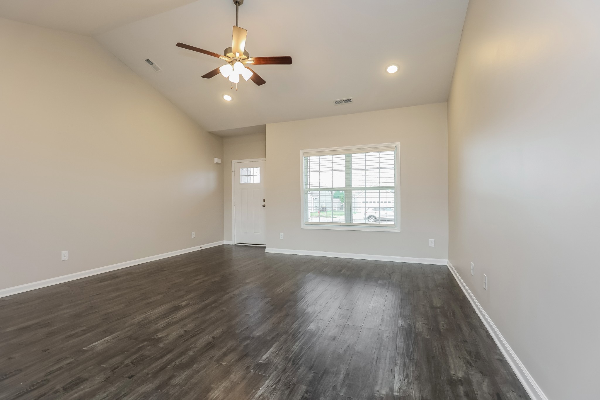 Image 4 of 10 For 17044 81st Charlesfort Avenue