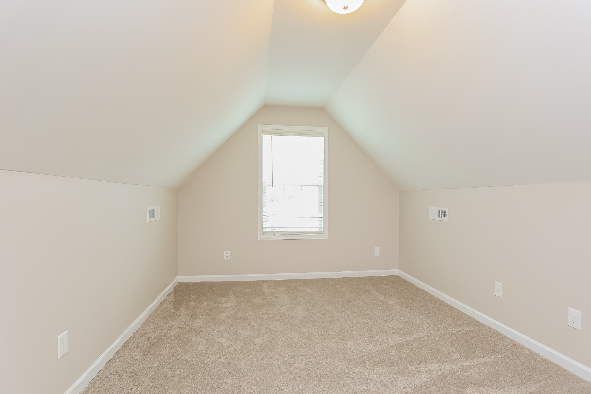 Image 9 of 10 For 17044 81st Charlesfort Avenue