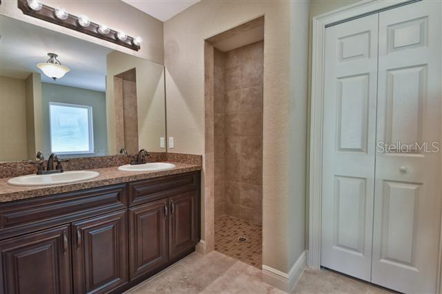 Image 16 of 25 For 17509 18th Avenue Road