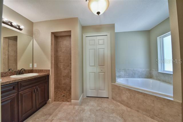 Image 21 of 25 For 17509 18th Avenue Road