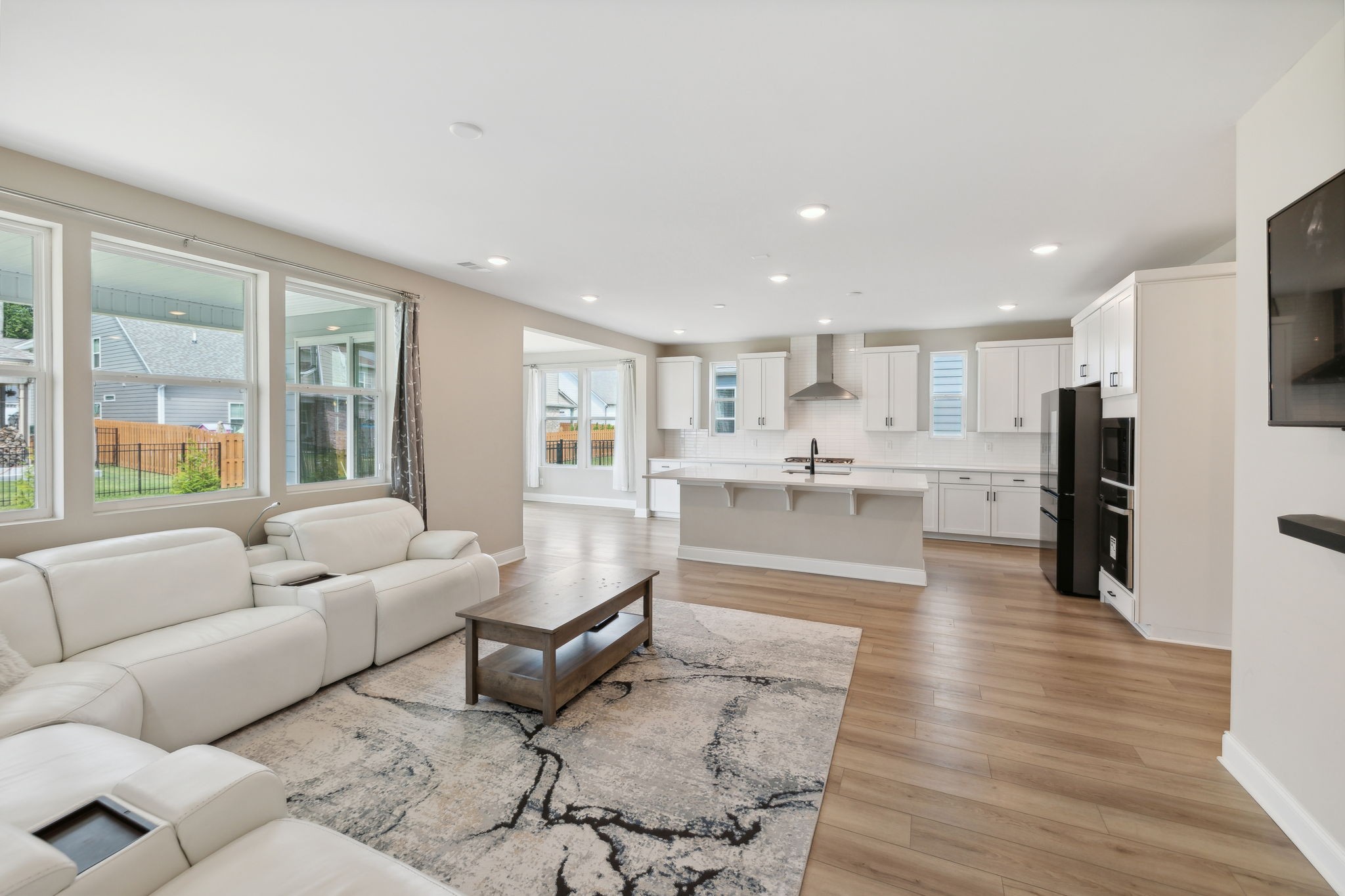 Image 4 of 23 For 9222 104th Terrace