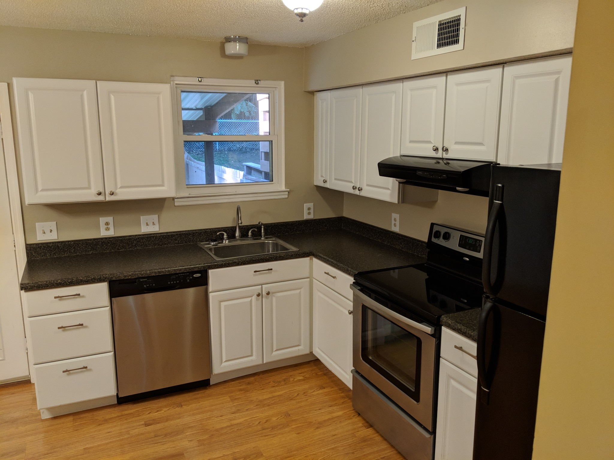 Image 3 of 36 For 14191 115th Terrace