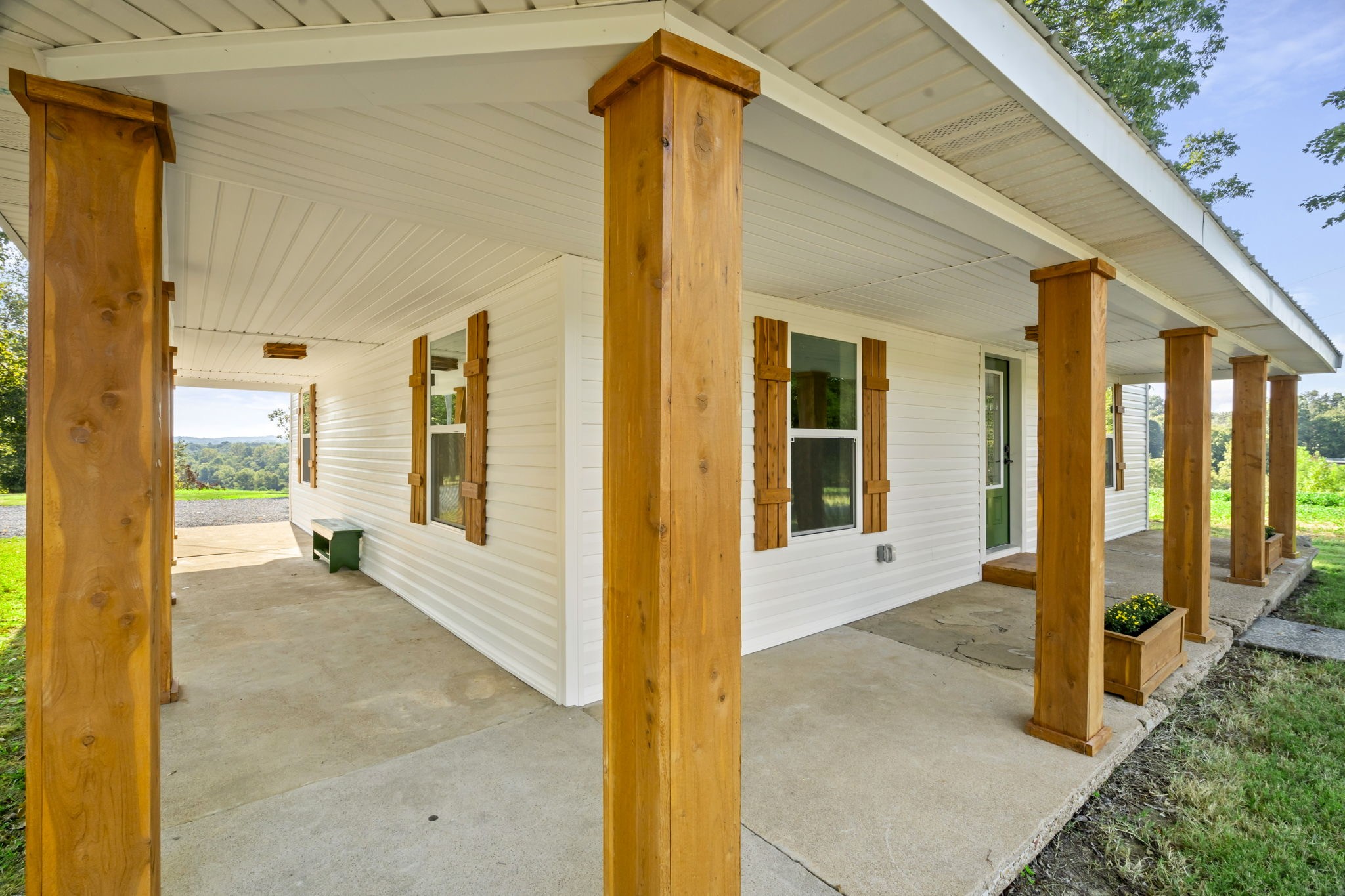 Image 4 of 5 For  Lloyd Drive 