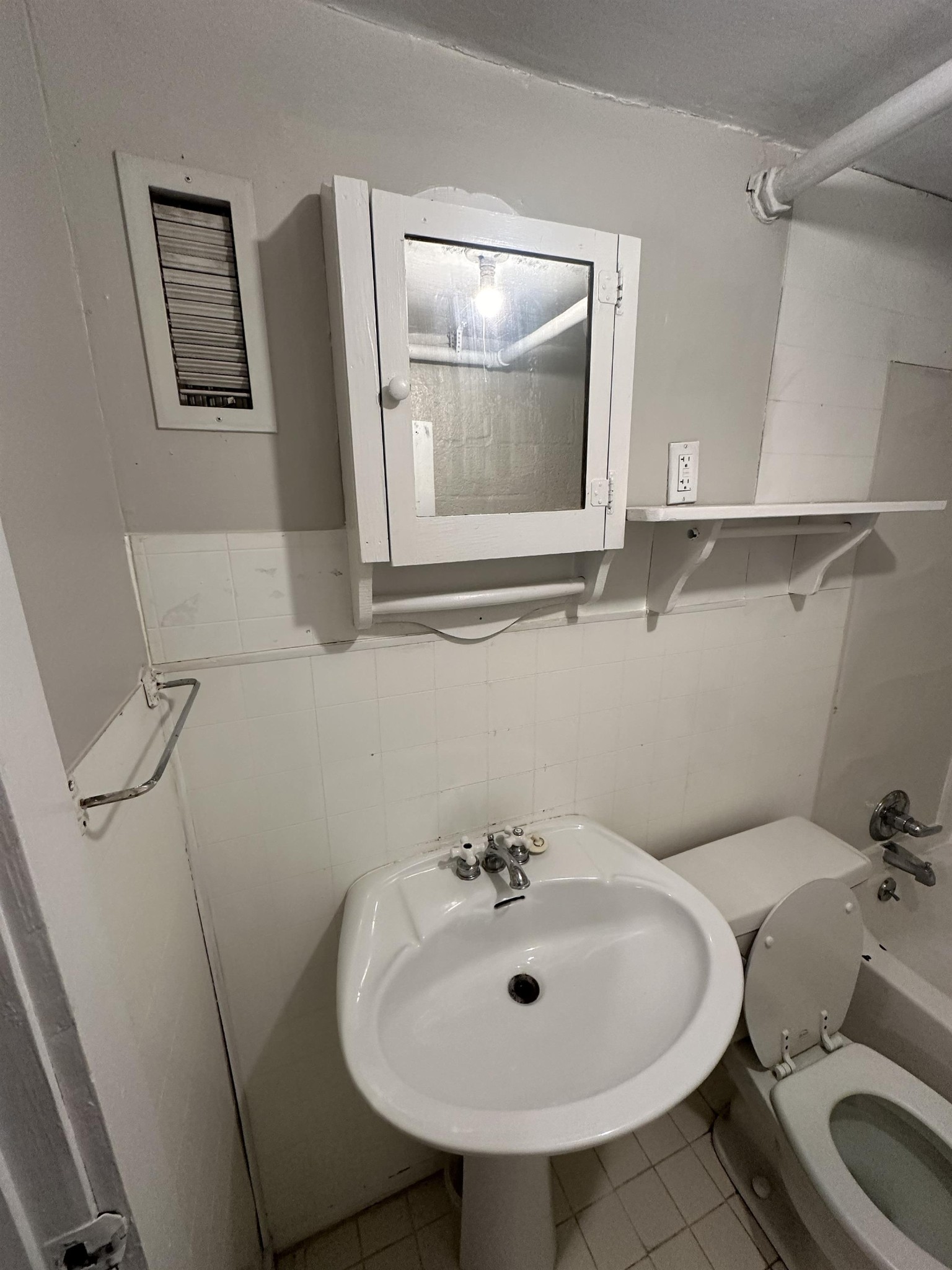 Image 11 of 11 For 818 Silver Springs Boulevard