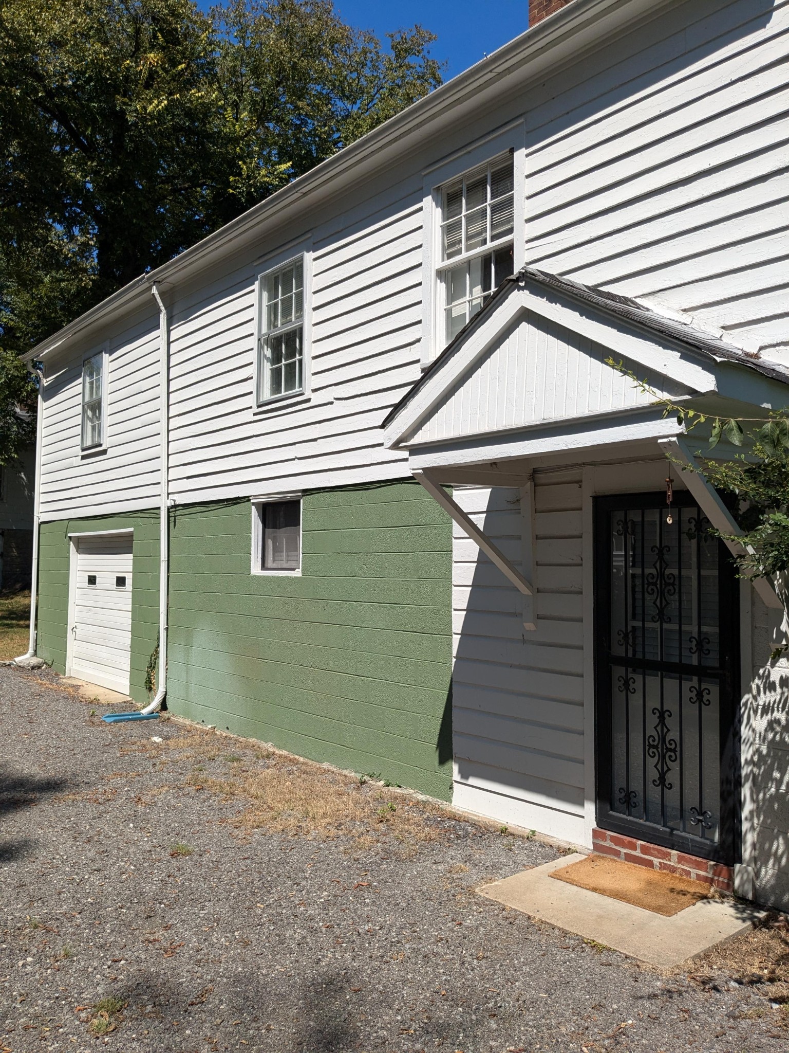 Image 2 of 11 For 818 Silver Springs Boulevard