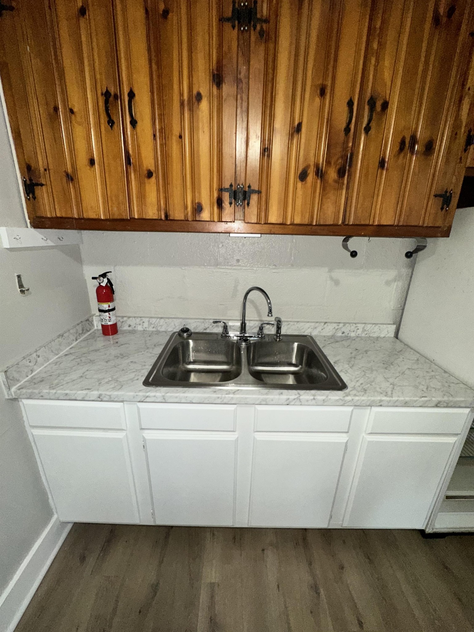 Image 4 of 11 For 818 Silver Springs Boulevard