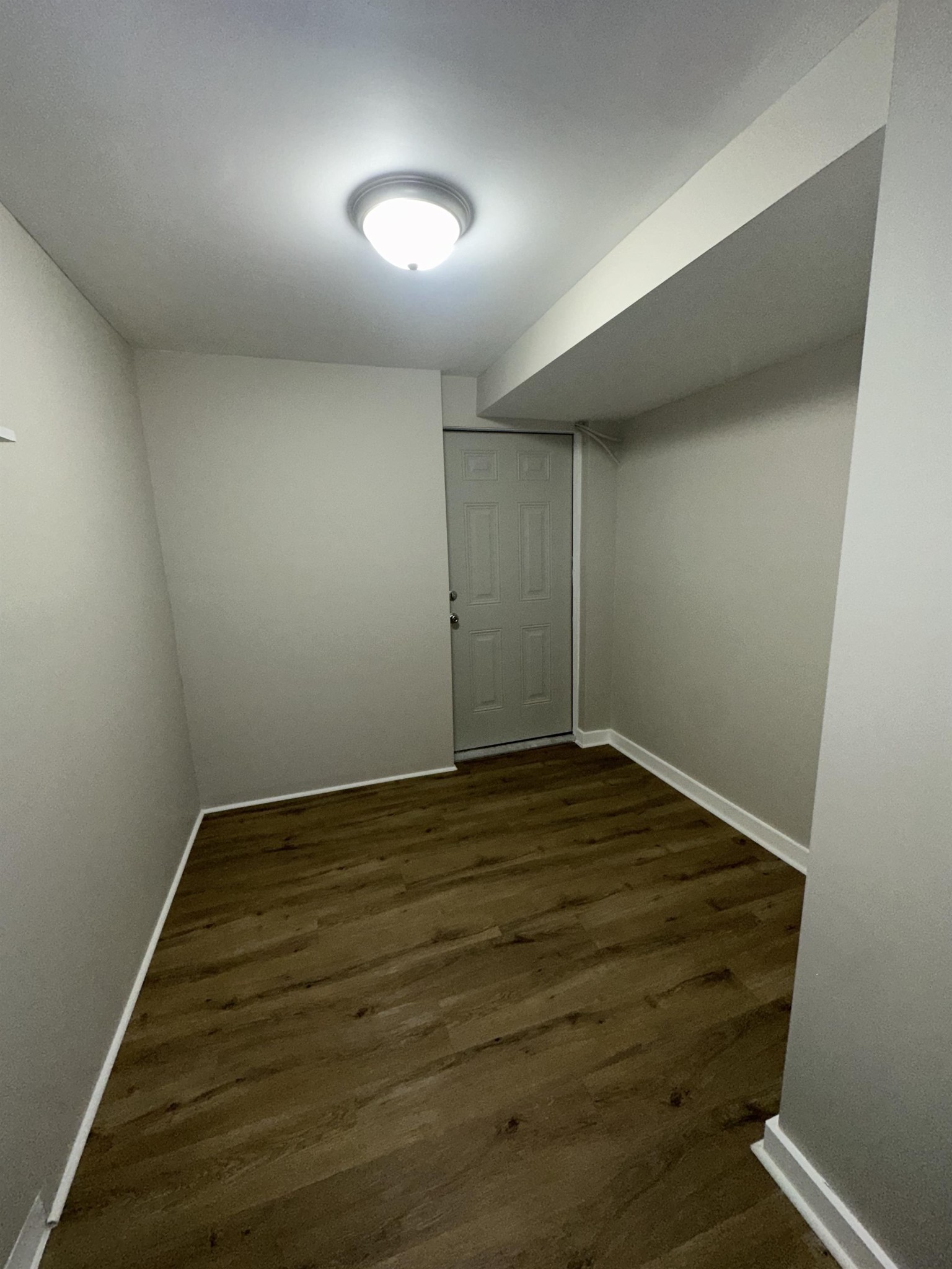 Image 6 of 11 For 818 Silver Springs Boulevard