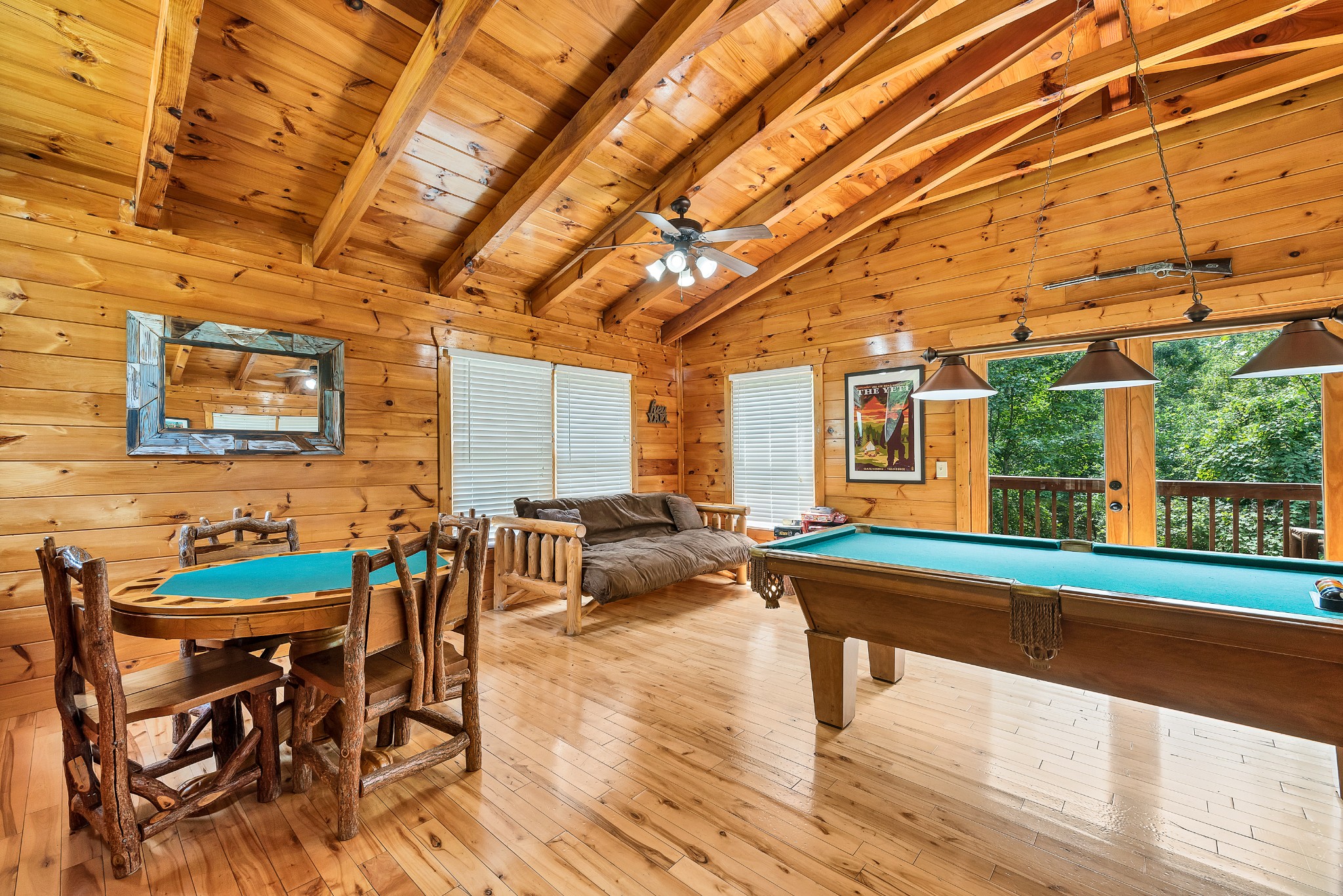 Listing photo id 12 for 8564 Spartan Drive