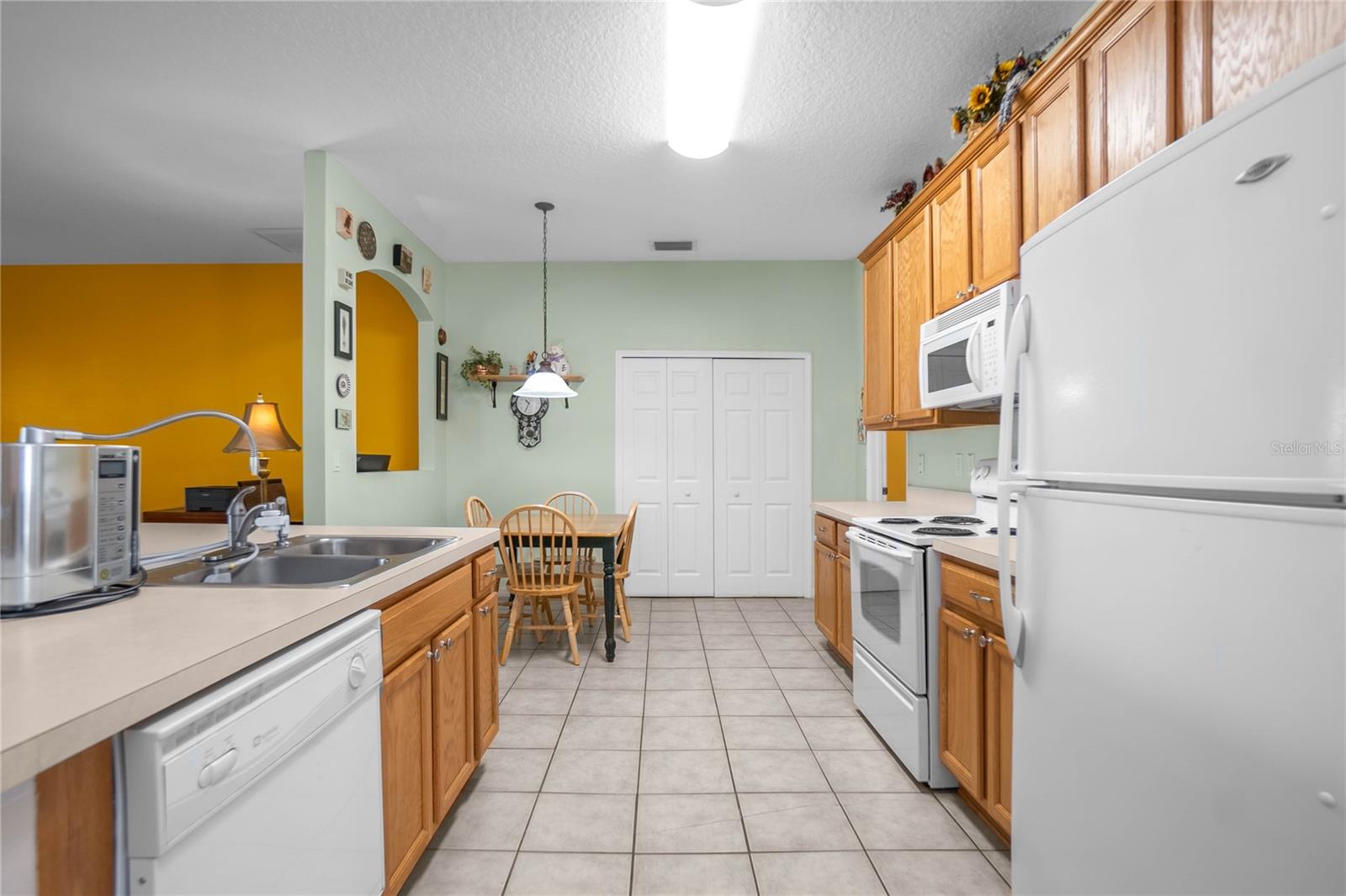 Listing photo id 15 for 8564 Spartan Drive