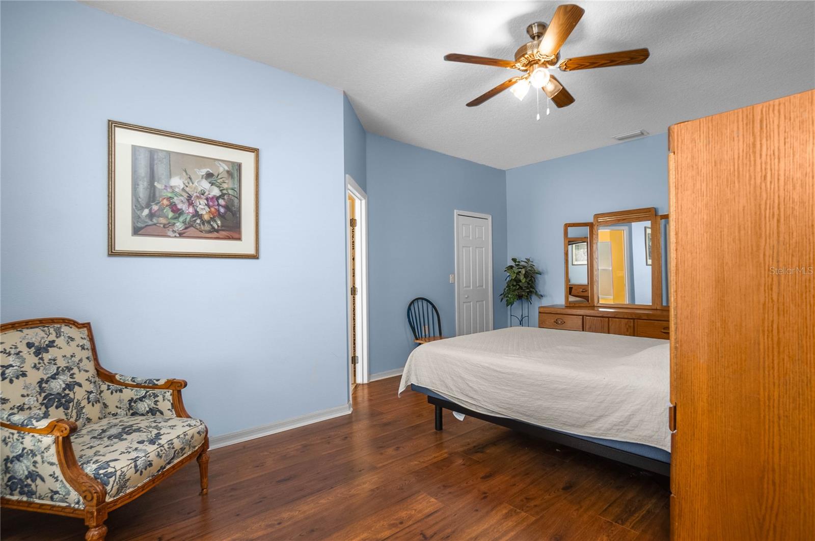 Listing photo id 17 for 8564 Spartan Drive