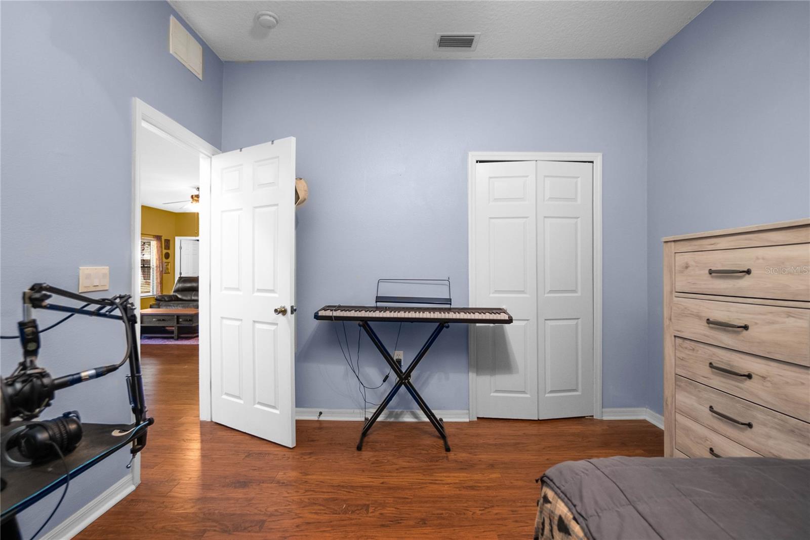 Listing photo id 25 for 8564 Spartan Drive