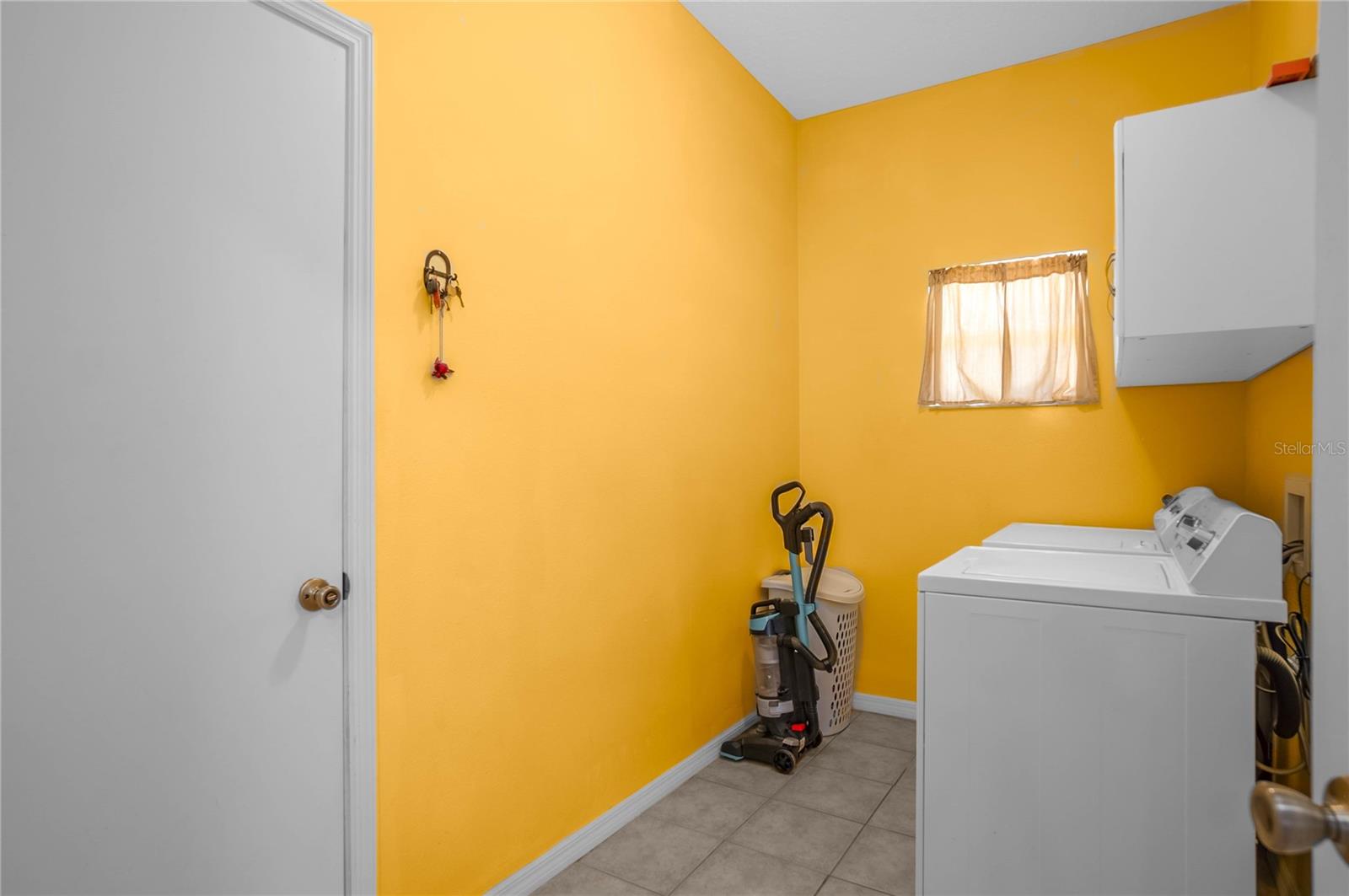 Listing photo id 27 for 8564 Spartan Drive