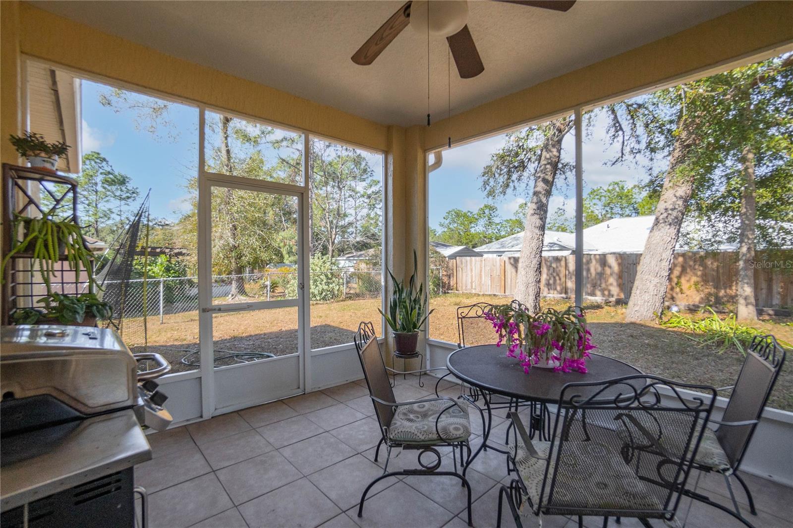 Listing photo id 28 for 8564 Spartan Drive