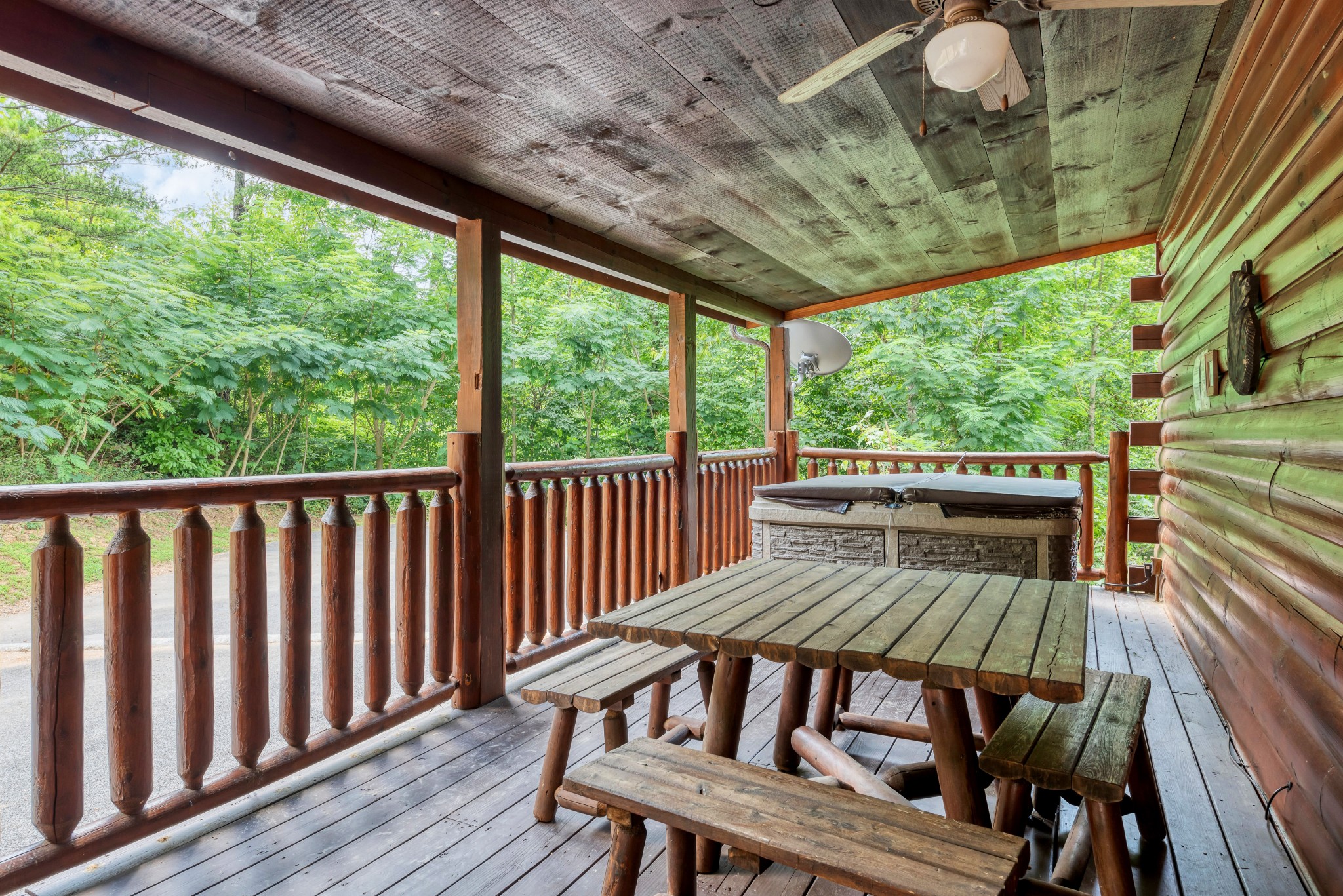 Listing photo id 2 for 8564 Spartan Drive