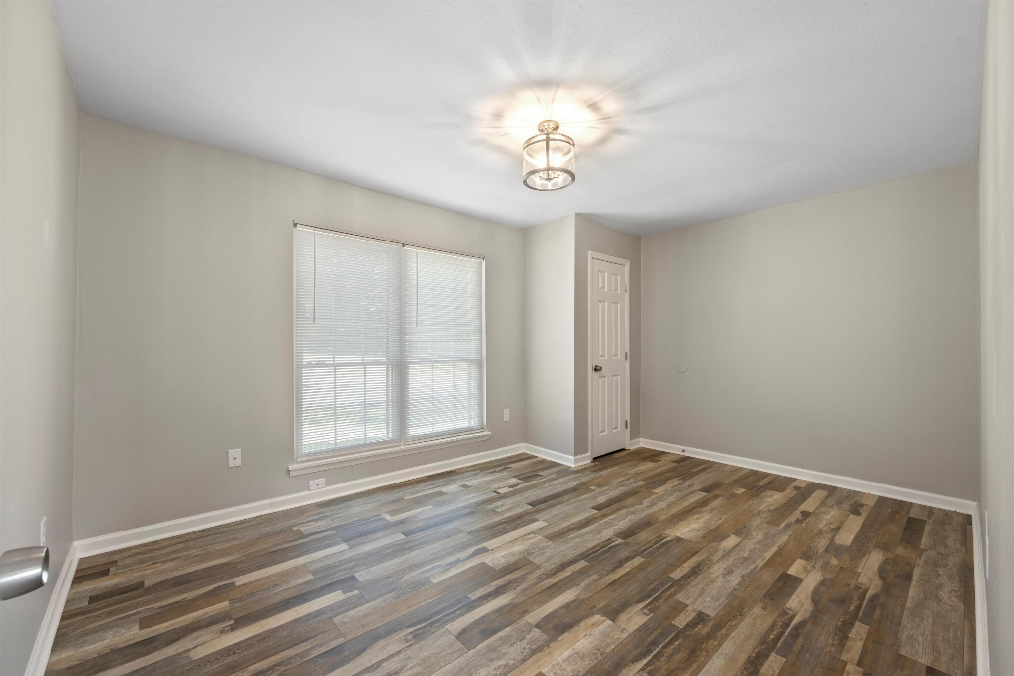 Image 10 of 29 For 4755 39th Street Road