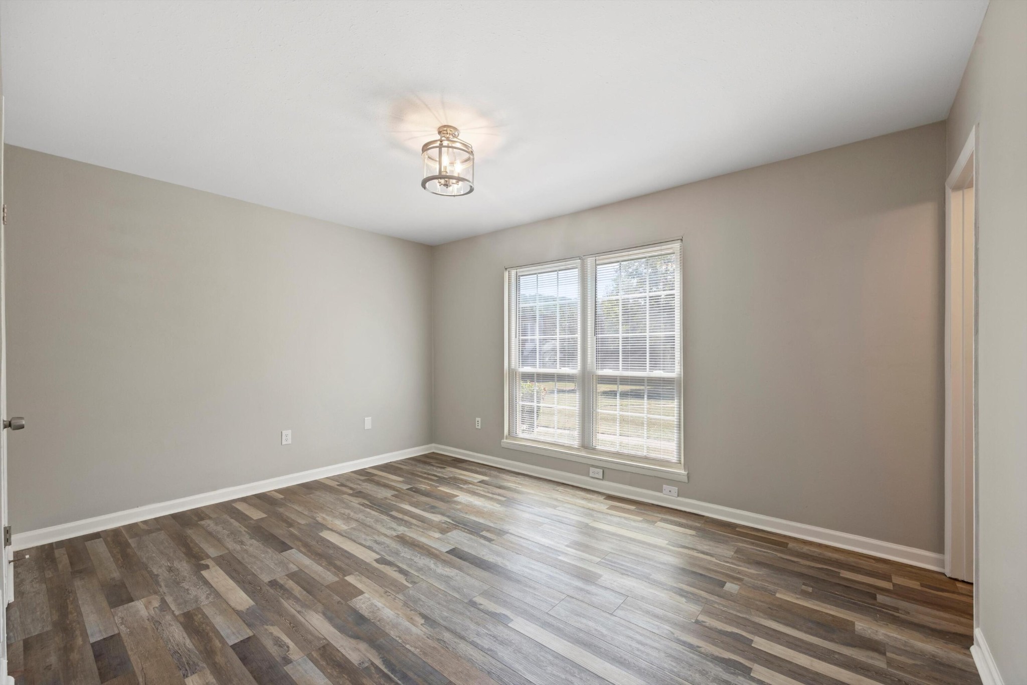 Image 11 of 29 For 4755 39th Street Road