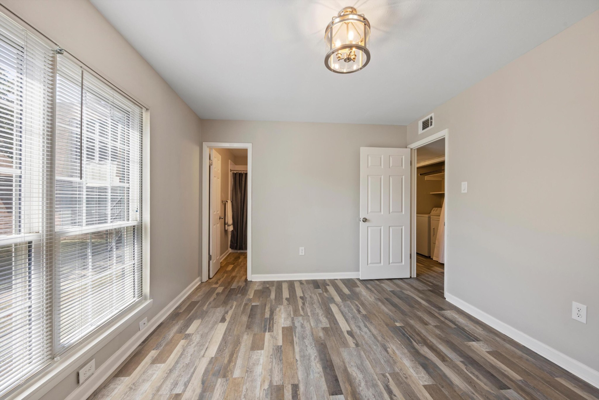 Image 12 of 29 For 4755 39th Street Road