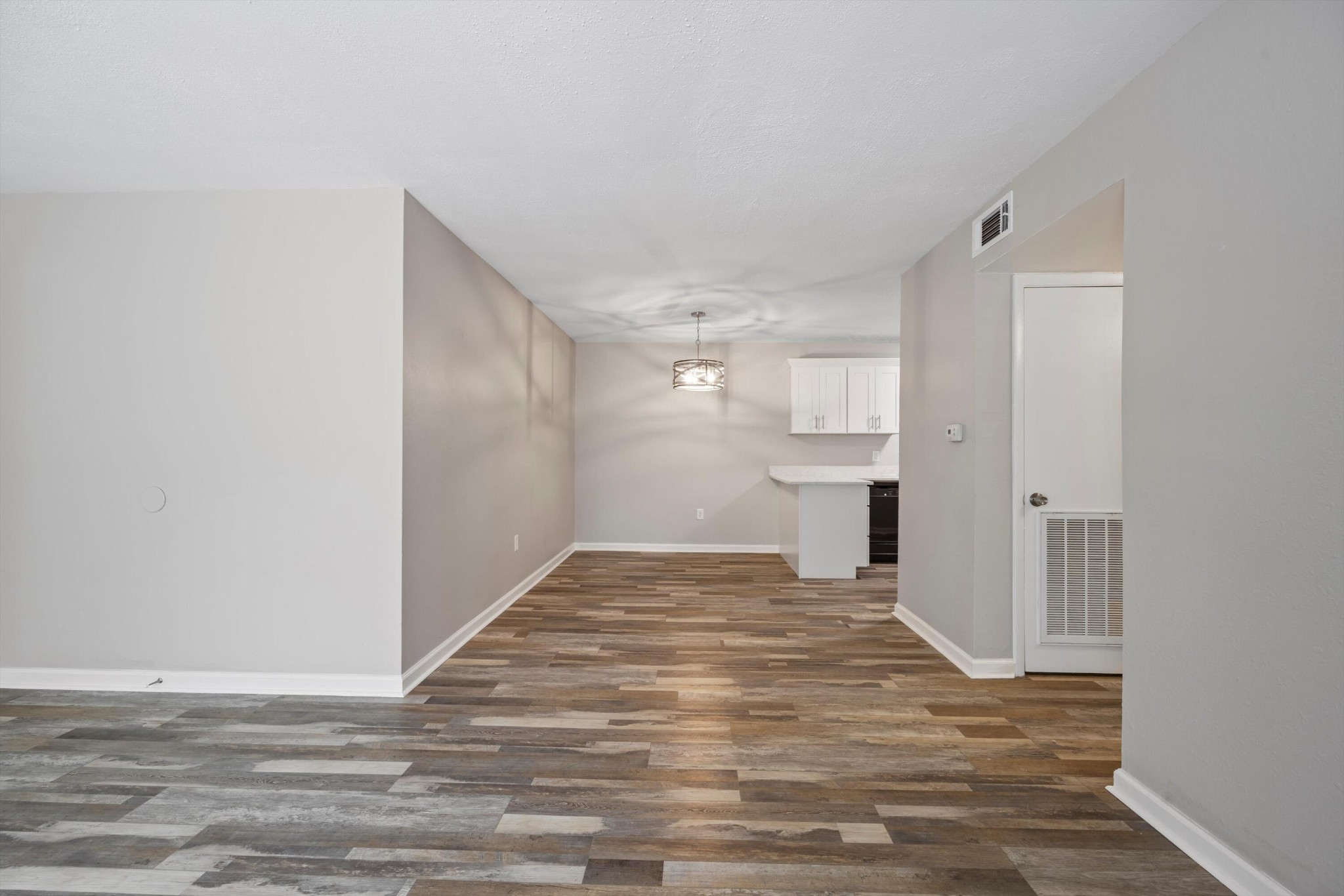 Image 4 of 29 For 4755 39th Street Road