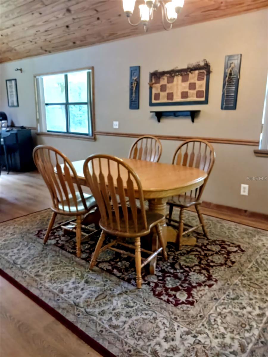 Listing photo id 27 for 10851 195th Street