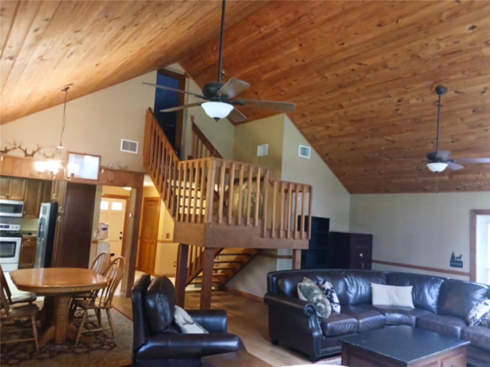 Listing photo id 28 for 10851 195th Street