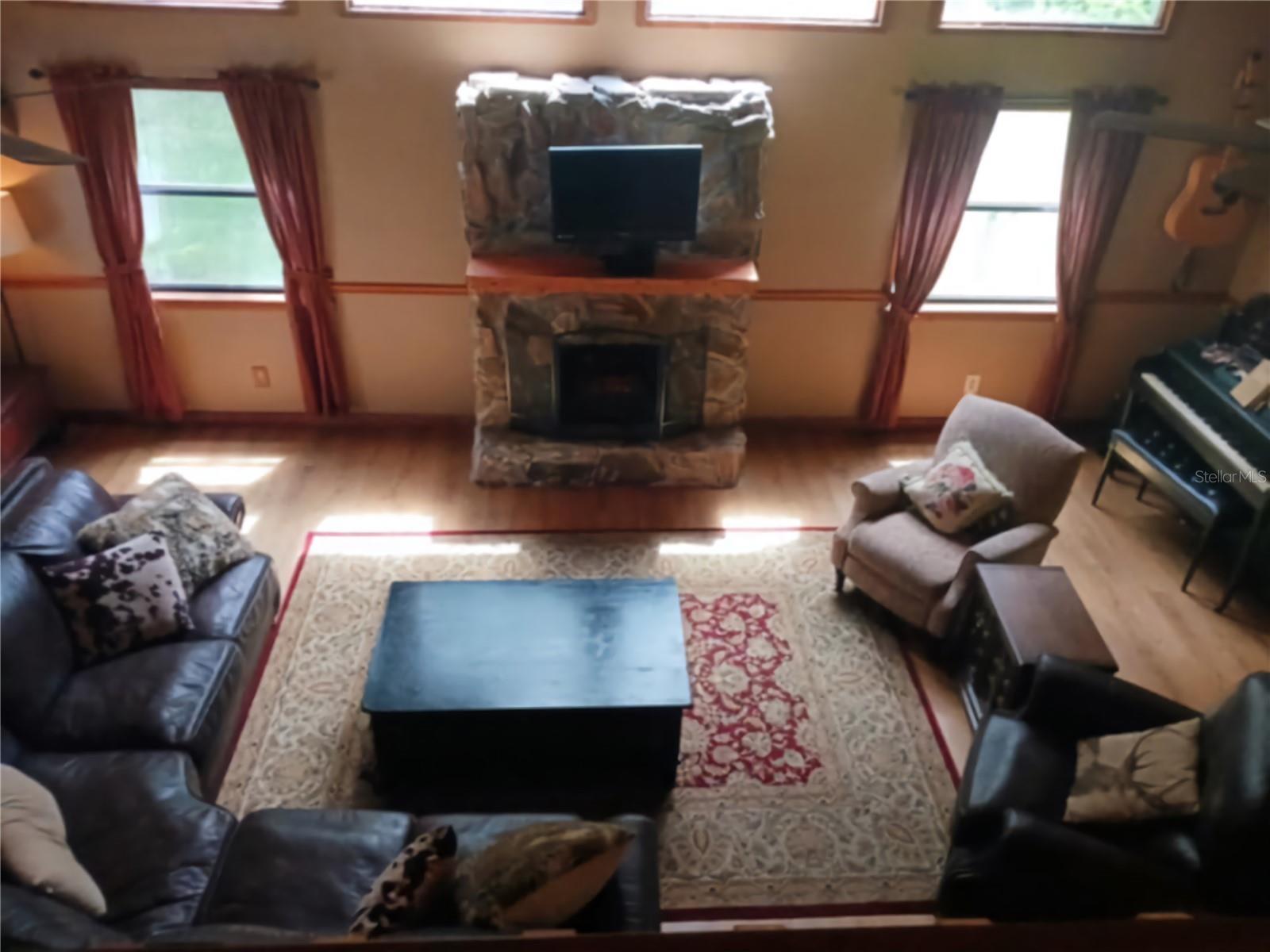 Listing photo id 29 for 10851 195th Street