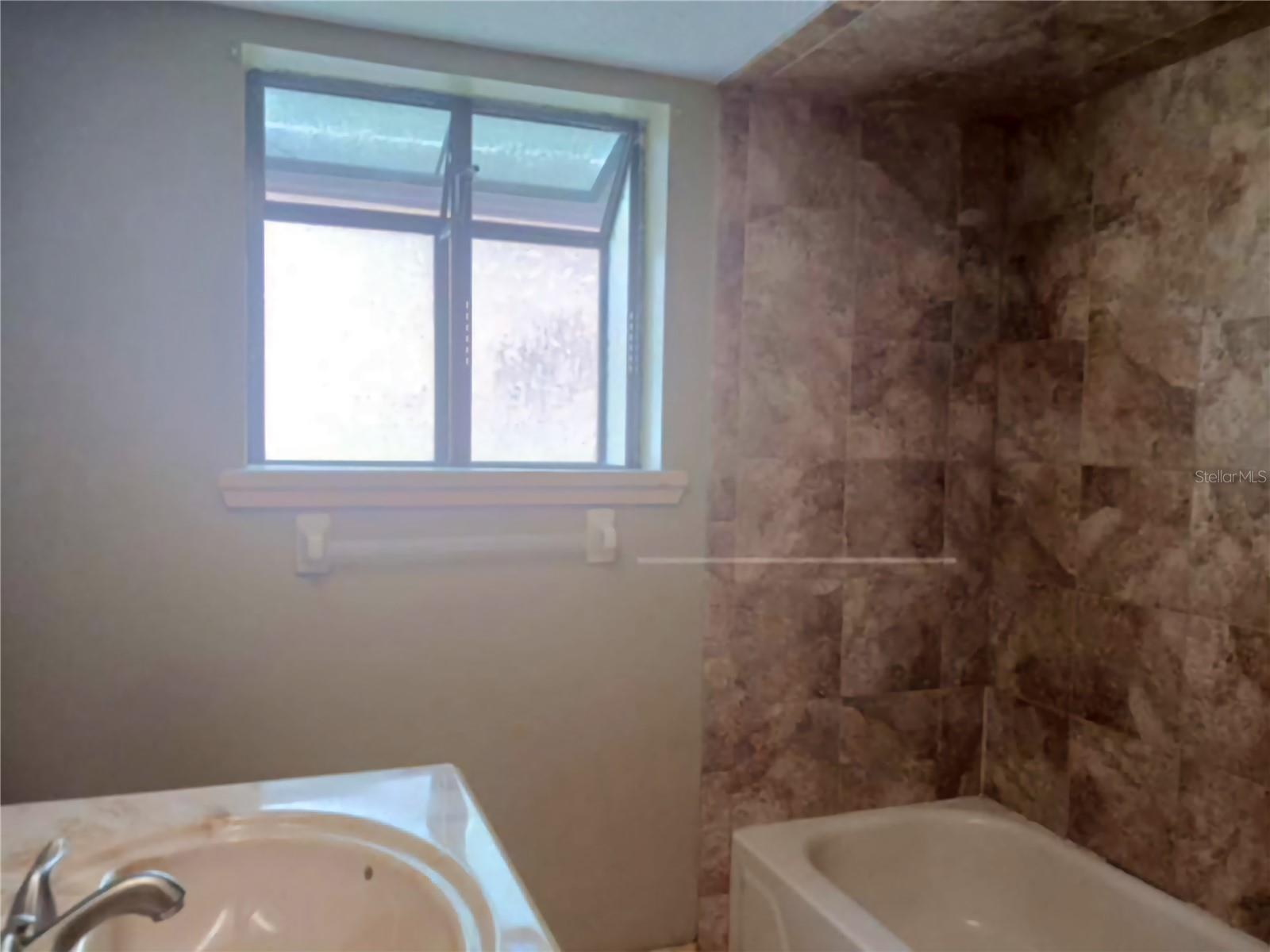 Listing photo id 34 for 10851 195th Street